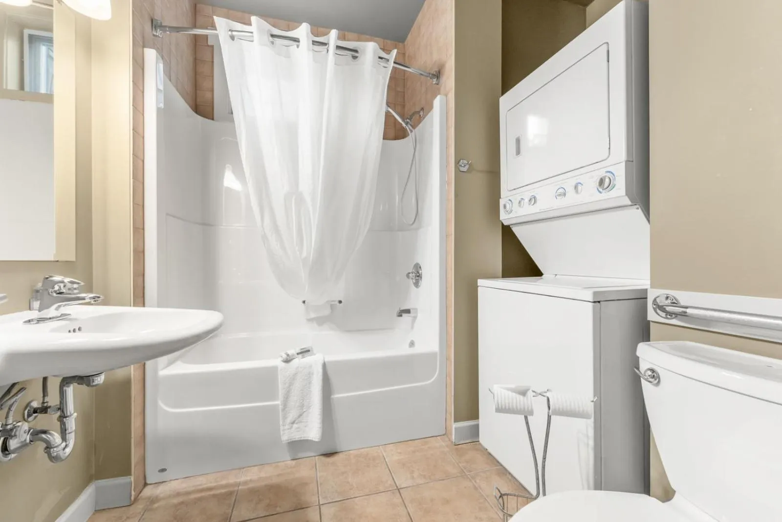 Sooke Harbour Resort & Marina