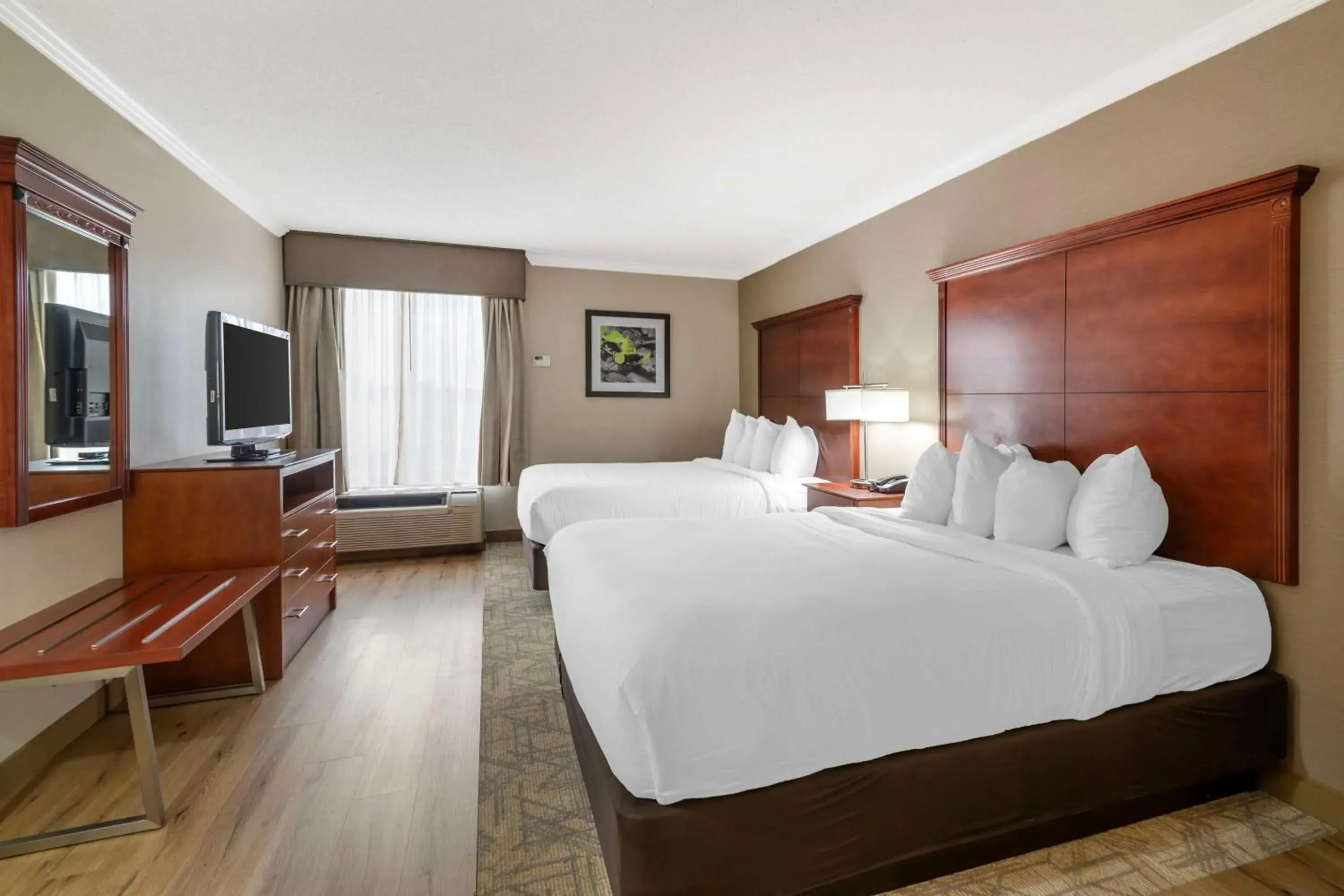 Bedroom, Bed in Best Western Liverpool-Syracuse Inn & Suites Bedroom, Bed in Best Western Liverpool-Syracuse Inn & Suites