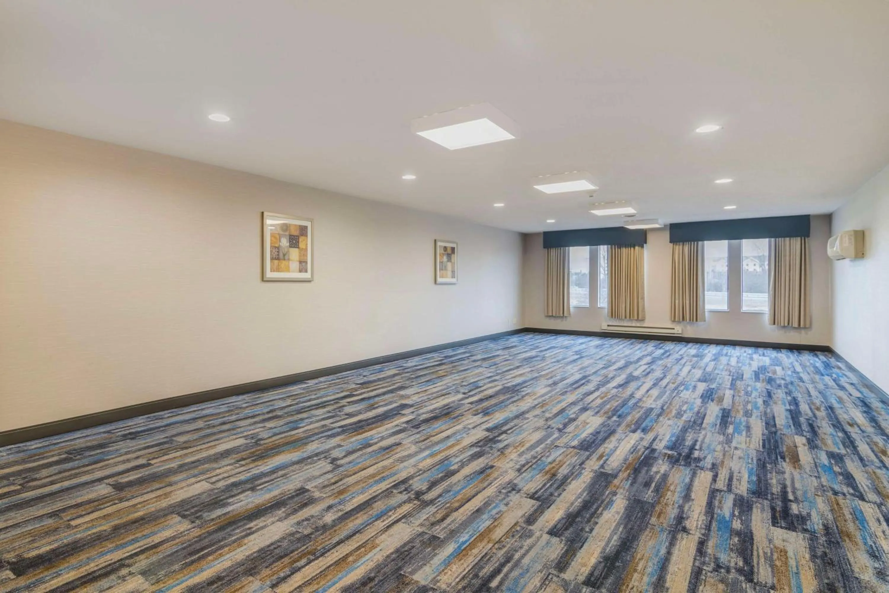 Meeting/conference room in Best Western Liverpool-Syracuse Inn & Suites