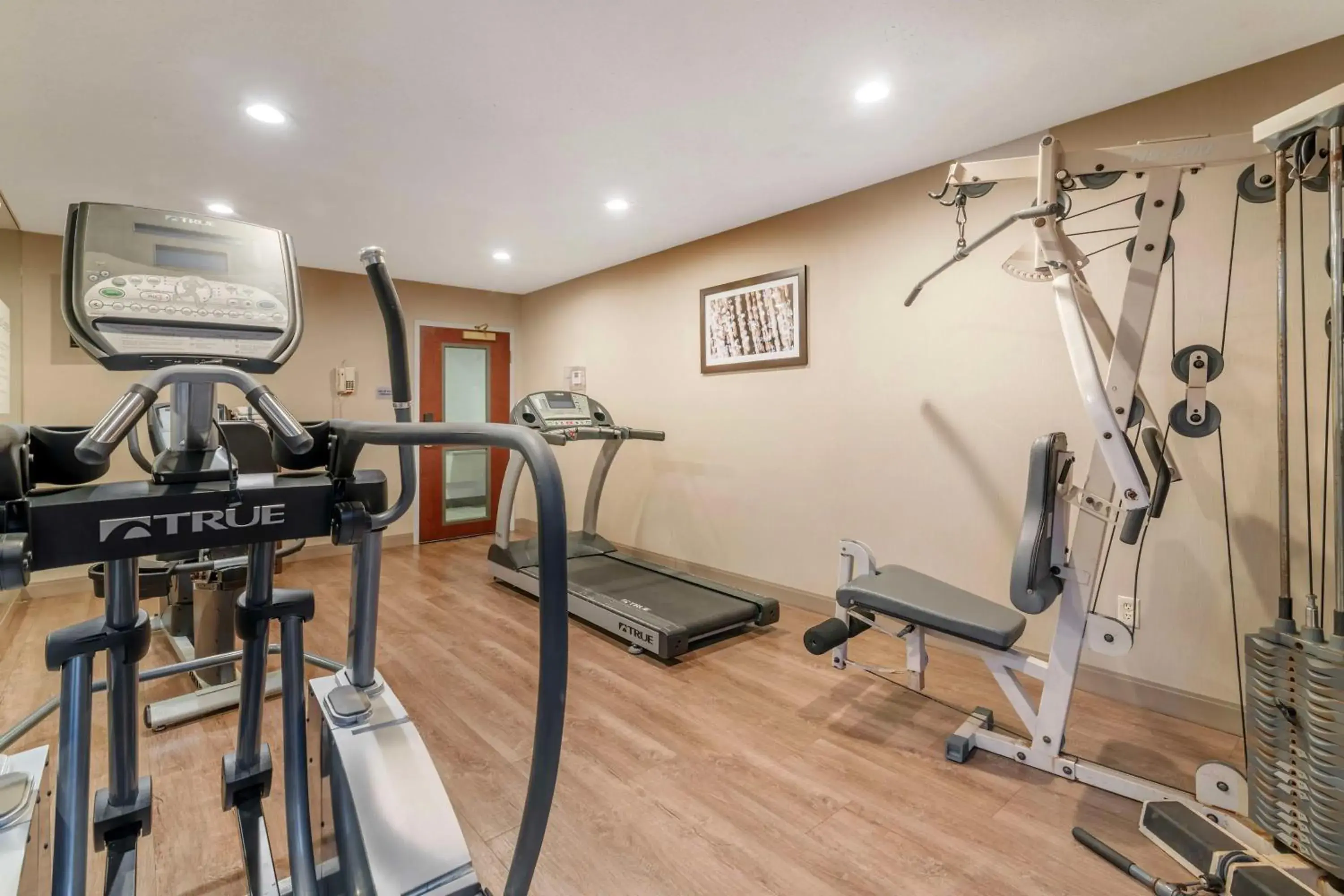 Fitness centre/facilities in Best Western Liverpool-Syracuse Inn & Suites Fitness centre/facilities in Best Western Liverpool-Syracuse Inn & Suites