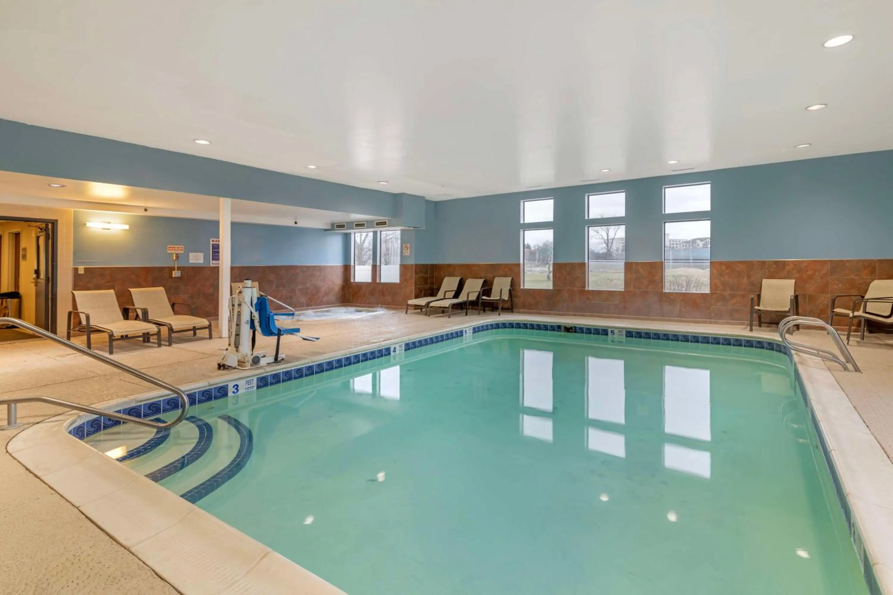 Pool view in Best Western Liverpool-Syracuse Inn & Suites