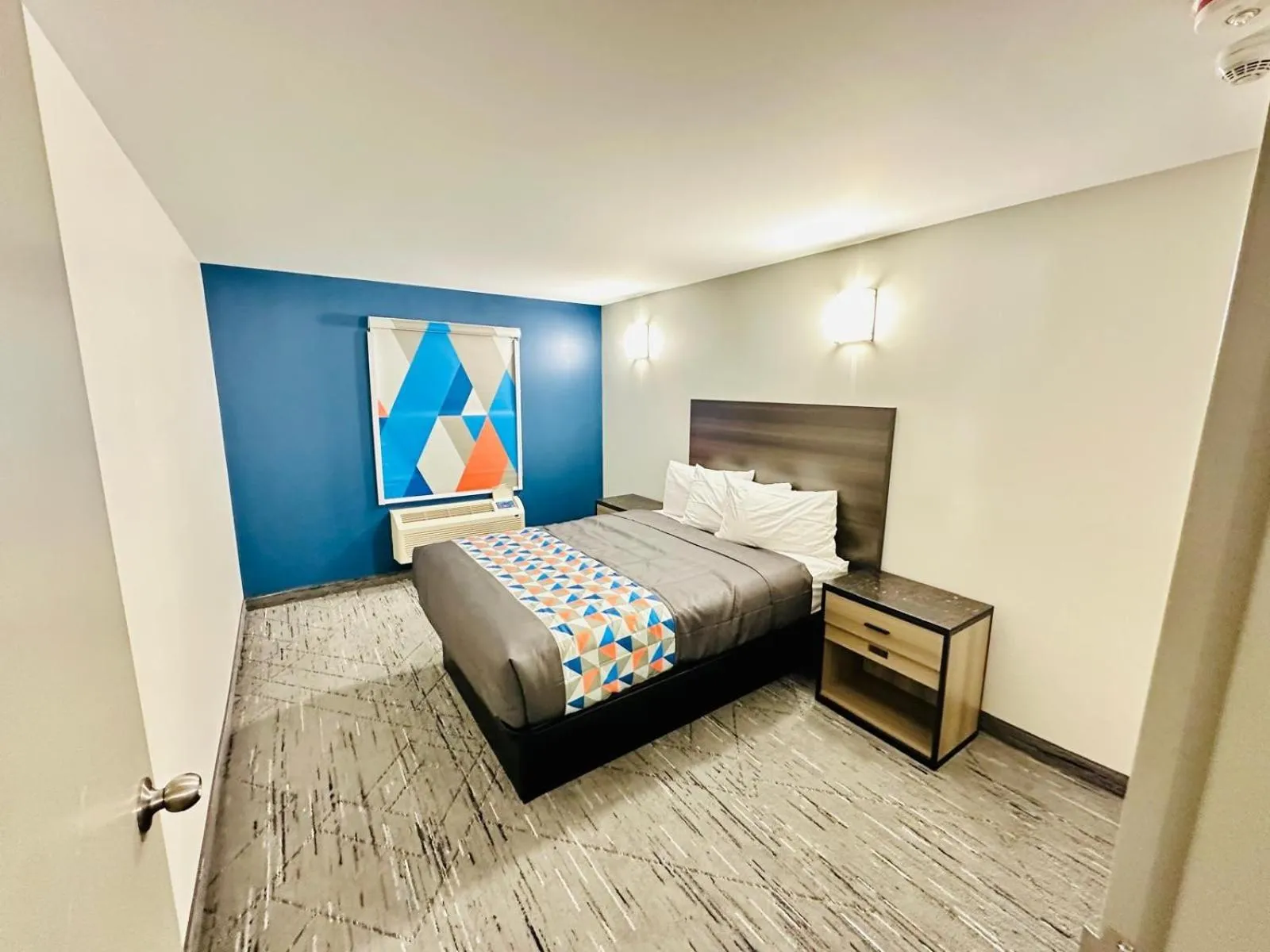 Photo of the whole room, Bed in Northland Motel