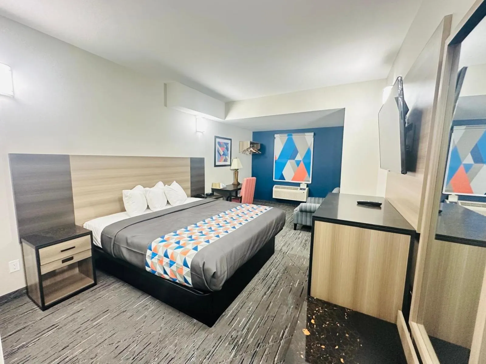 Photo of the whole room, Bed in Northland Motel