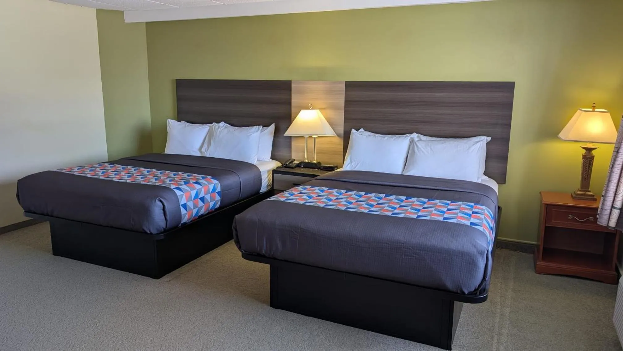 Bedroom, Bed in Northland Motel