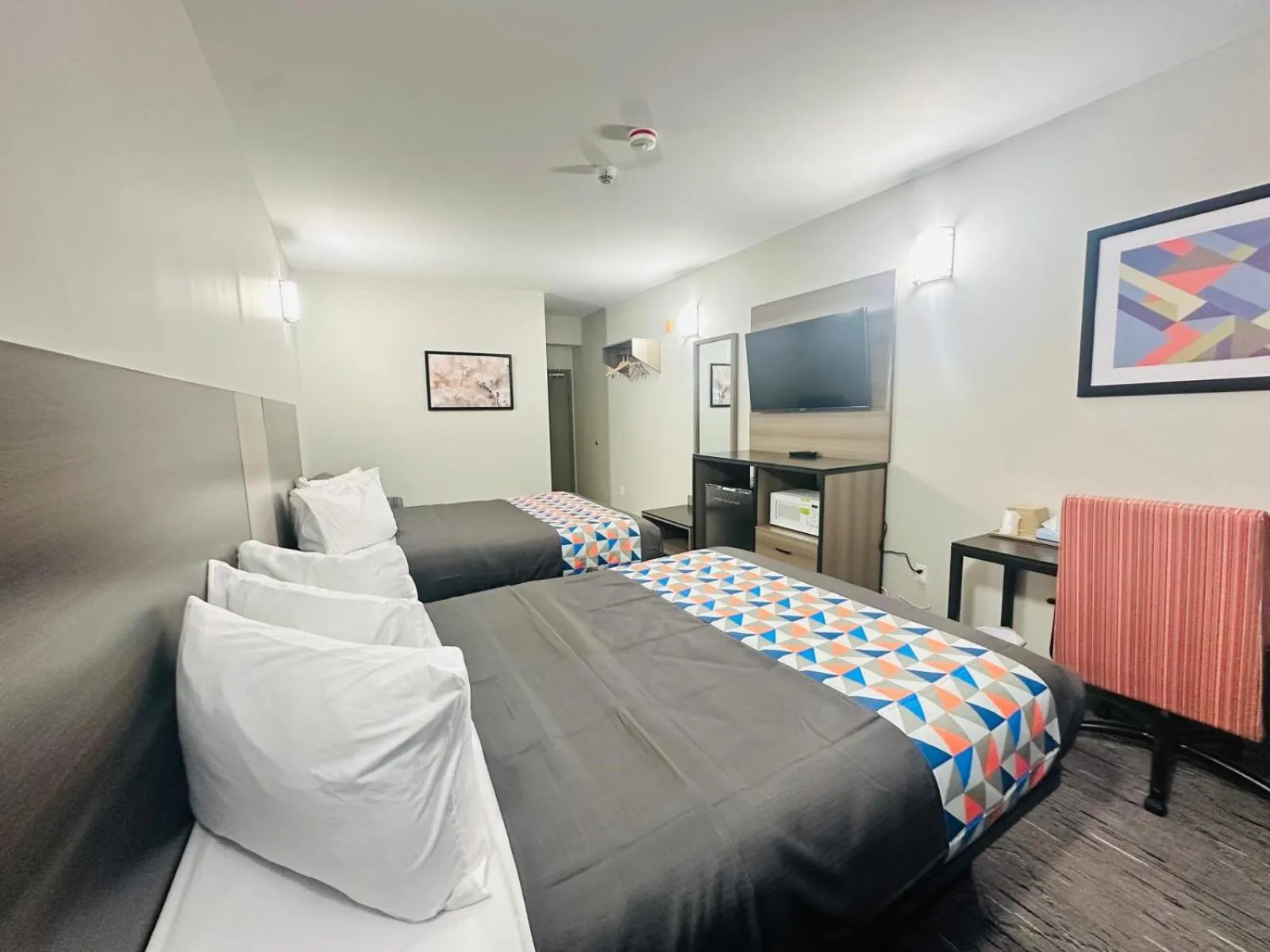 Photo of the whole room, Bed in Northland Motel