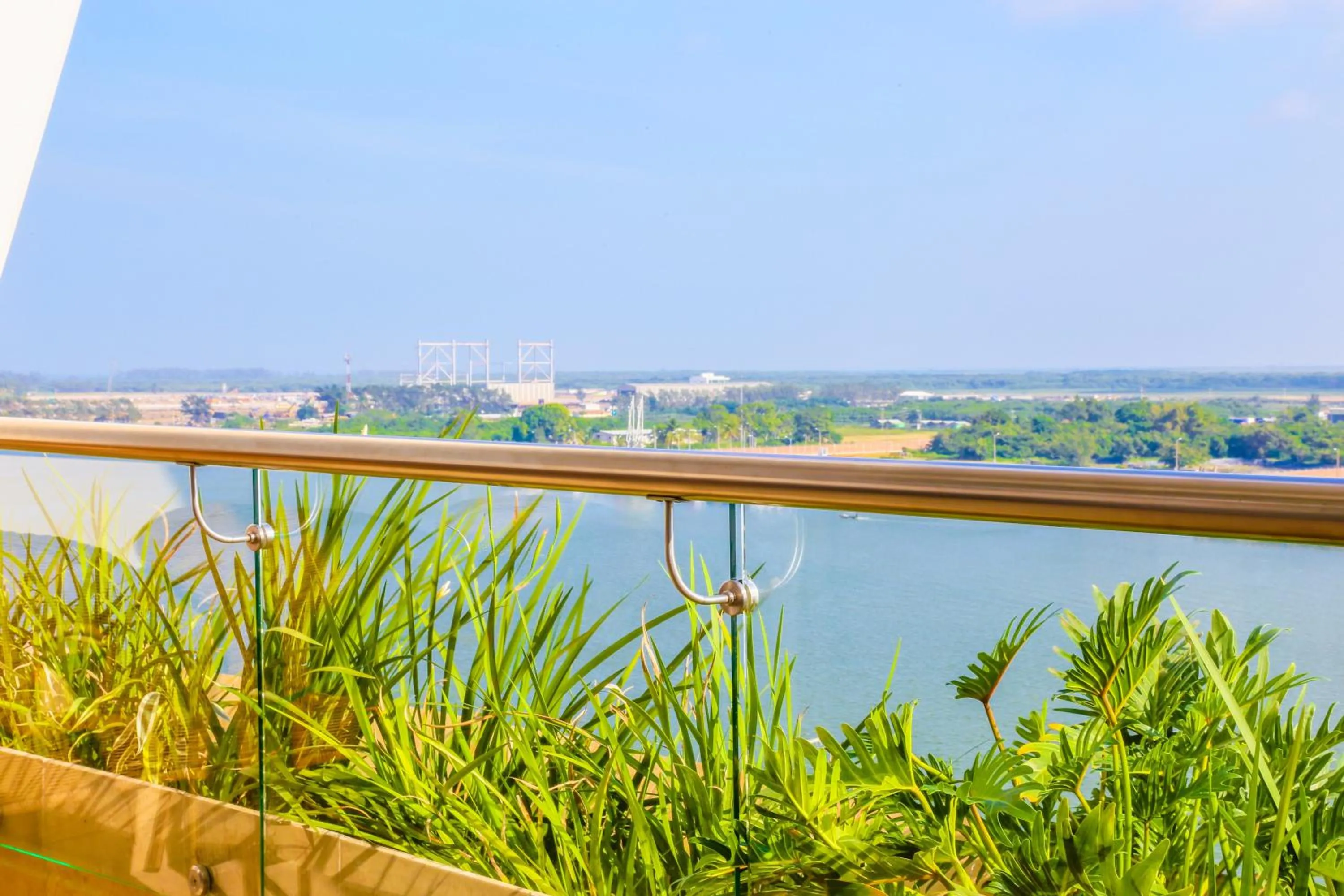 Photo of the whole room in Holiday Inn Tuxpan - Convention Center by IHG