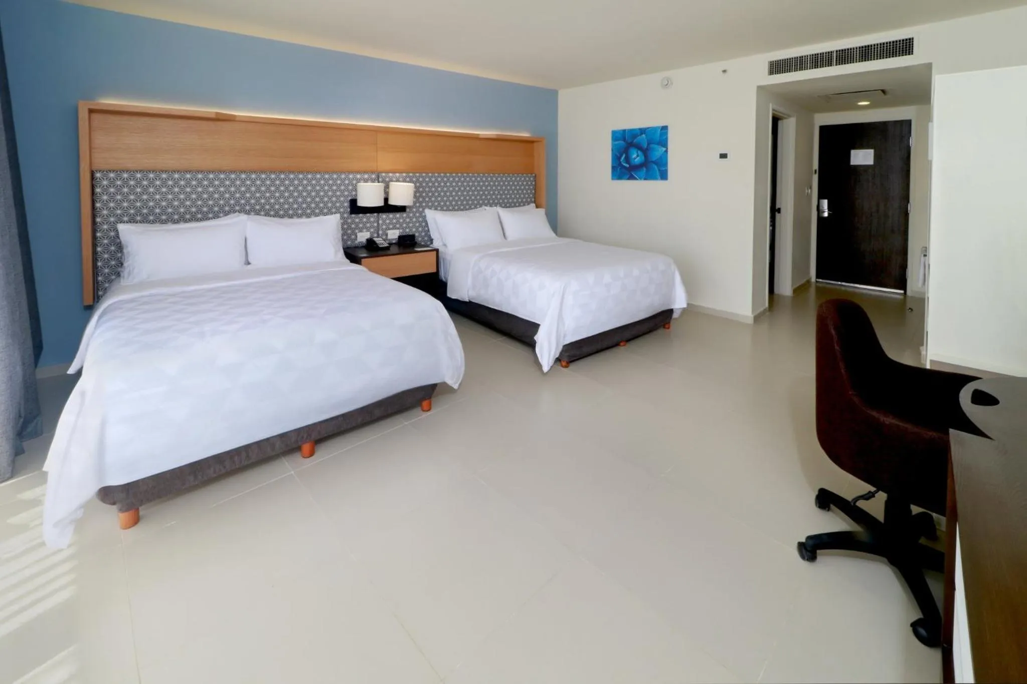 Photo of the whole room, Bed in Holiday Inn Tuxpan - Convention Center by IHG
