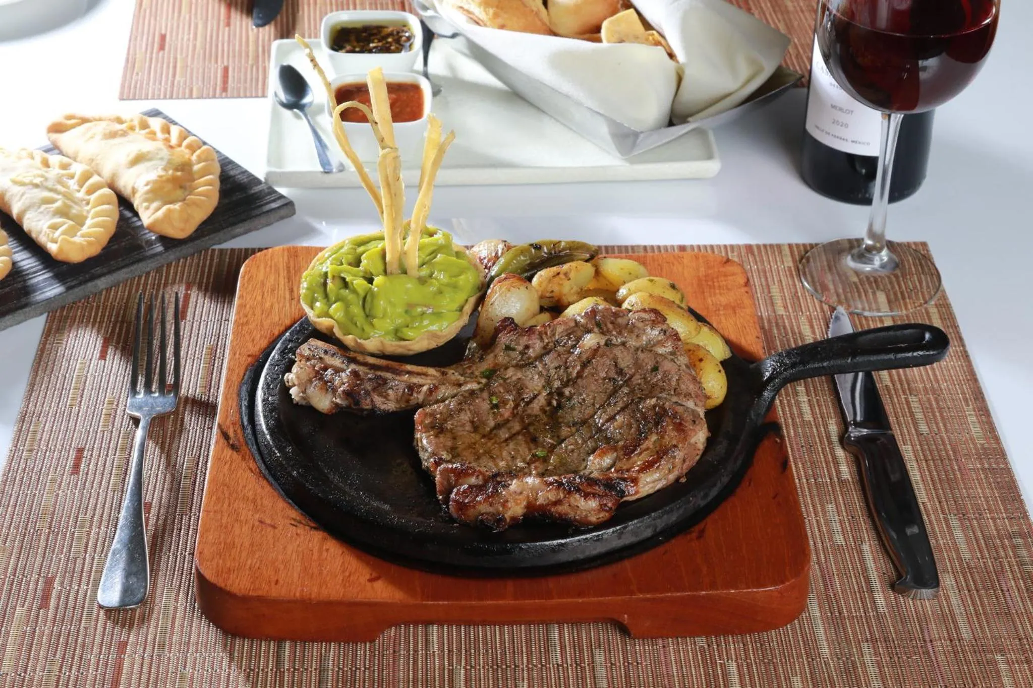 Restaurant/places to eat in Holiday Inn Tuxpan - Convention Center by IHG