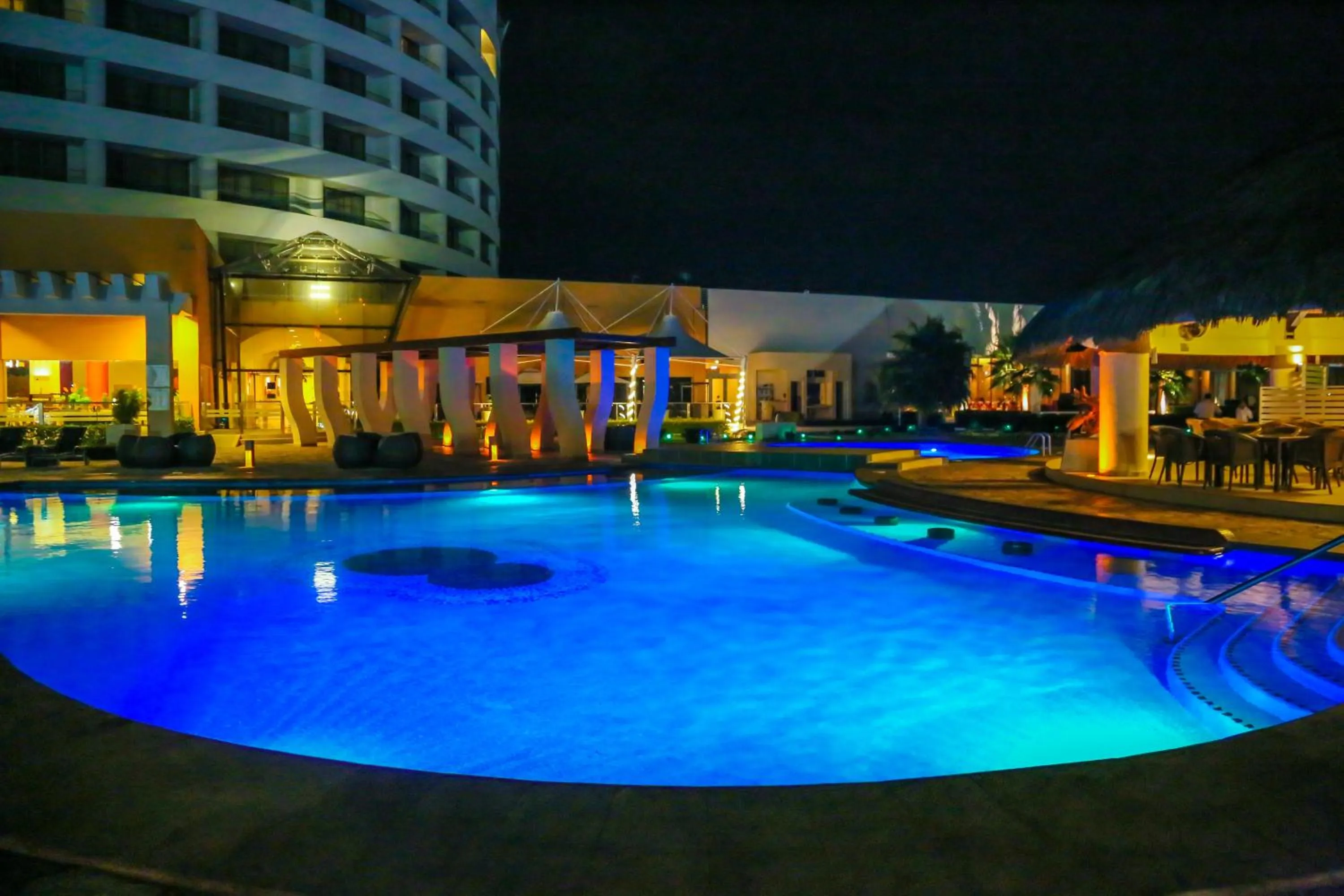 Swimming pool in Holiday Inn Tuxpan - Convention Center by IHG