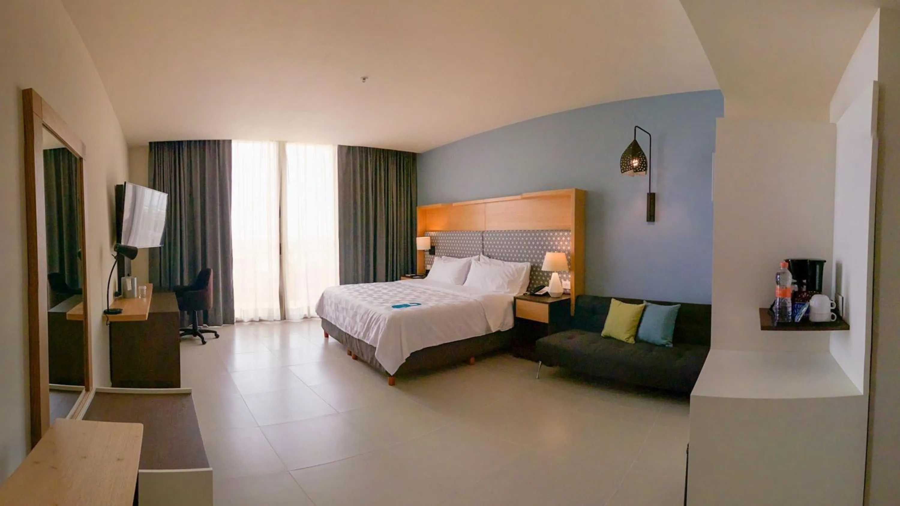 Photo of the whole room, Bed in Holiday Inn Tuxpan - Convention Center by IHG