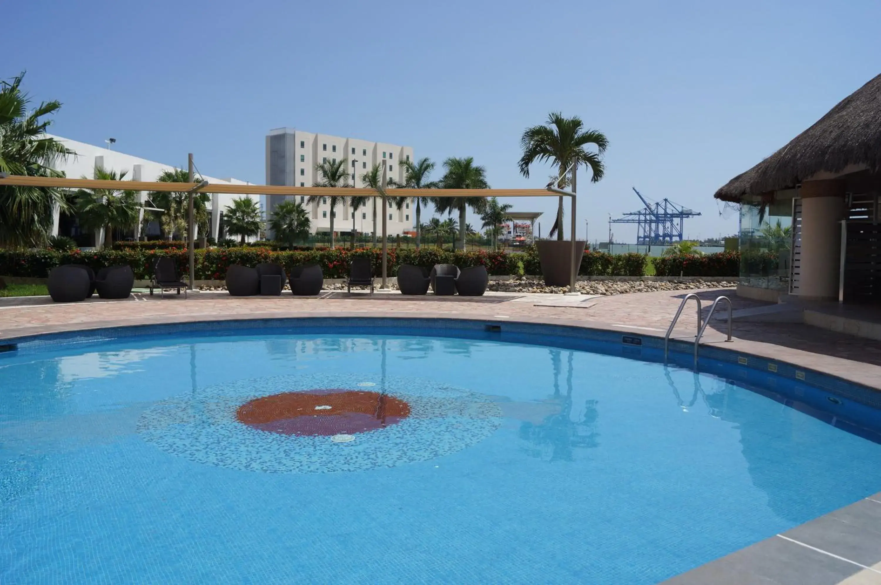 Swimming pool in Holiday Inn Tuxpan - Convention Center by IHG Swimming pool in Holiday Inn Tuxpan - Convention Center by IHG