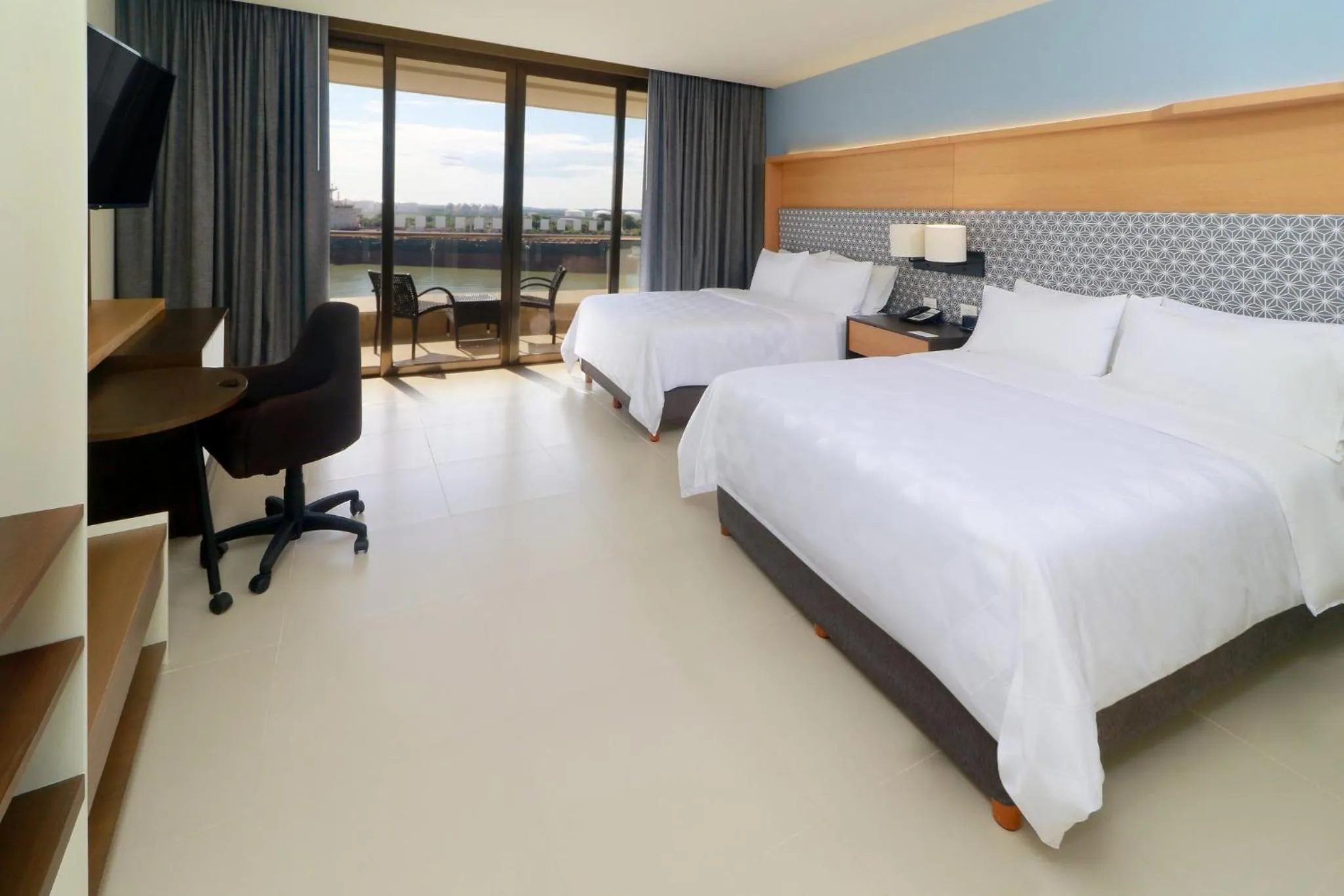 Photo of the whole room, Bed in Holiday Inn Tuxpan - Convention Center by IHG