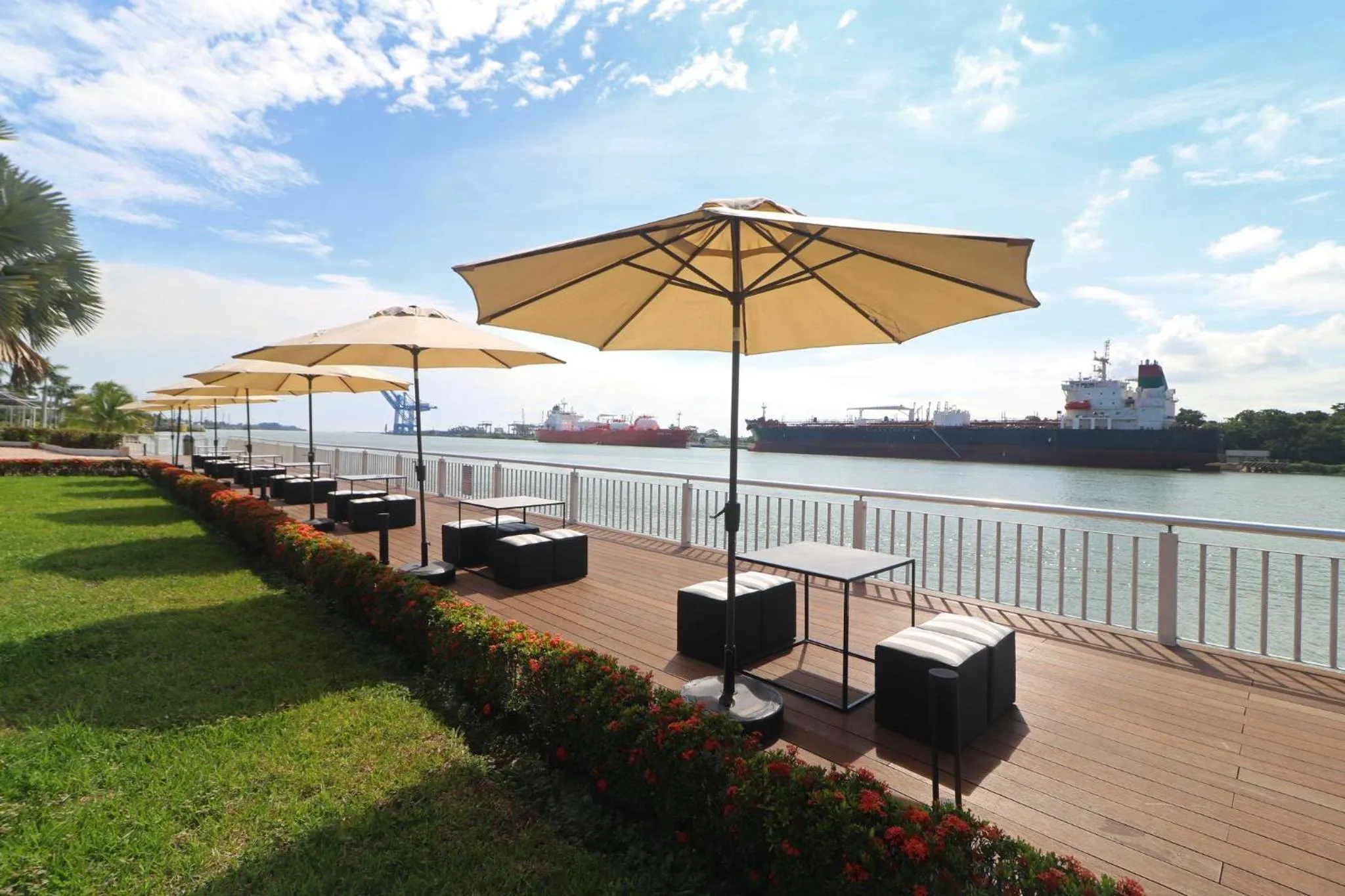 Property building in Holiday Inn Tuxpan - Convention Center by IHG