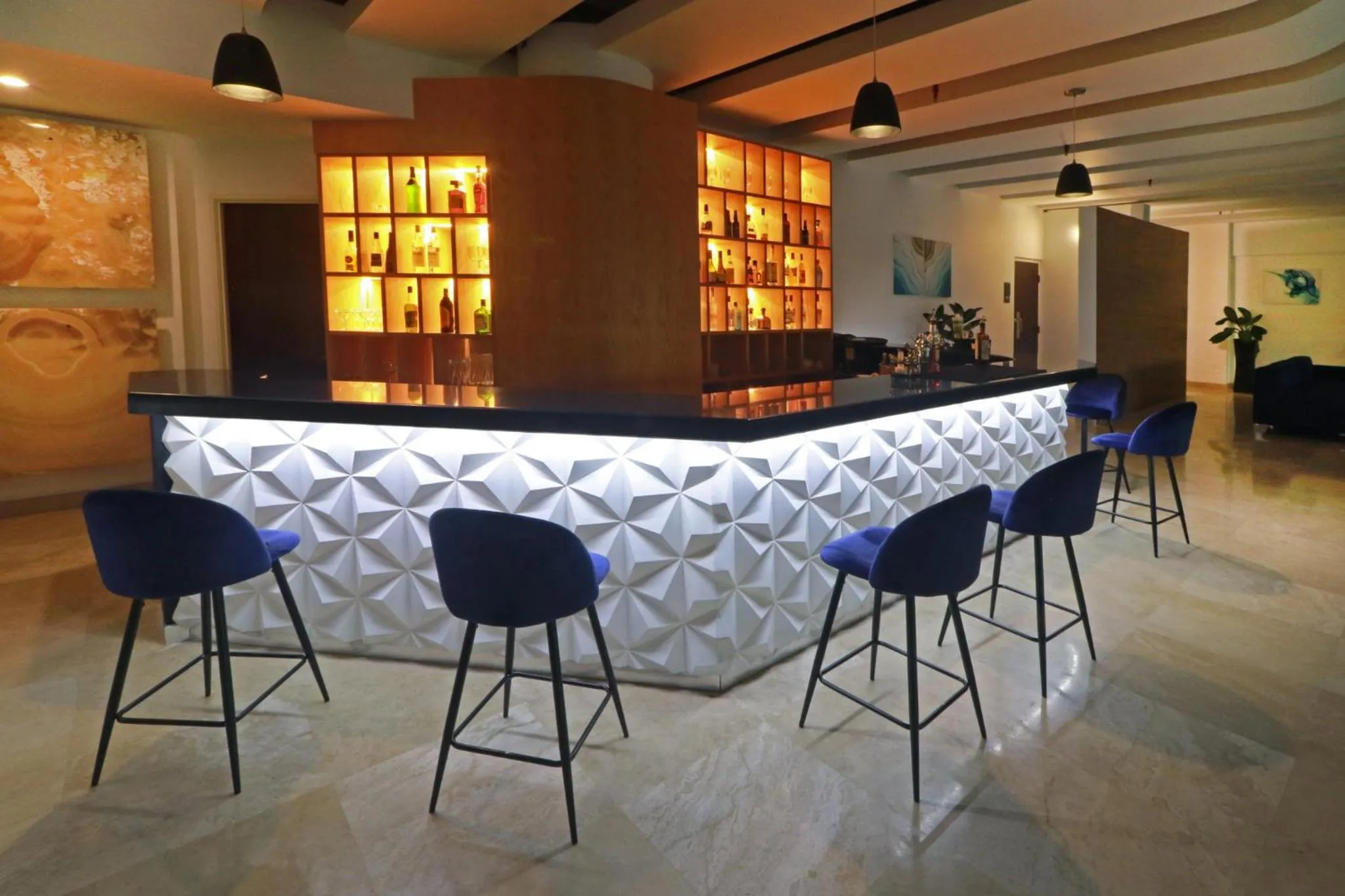 Lounge or bar in Holiday Inn Tuxpan - Convention Center by IHG