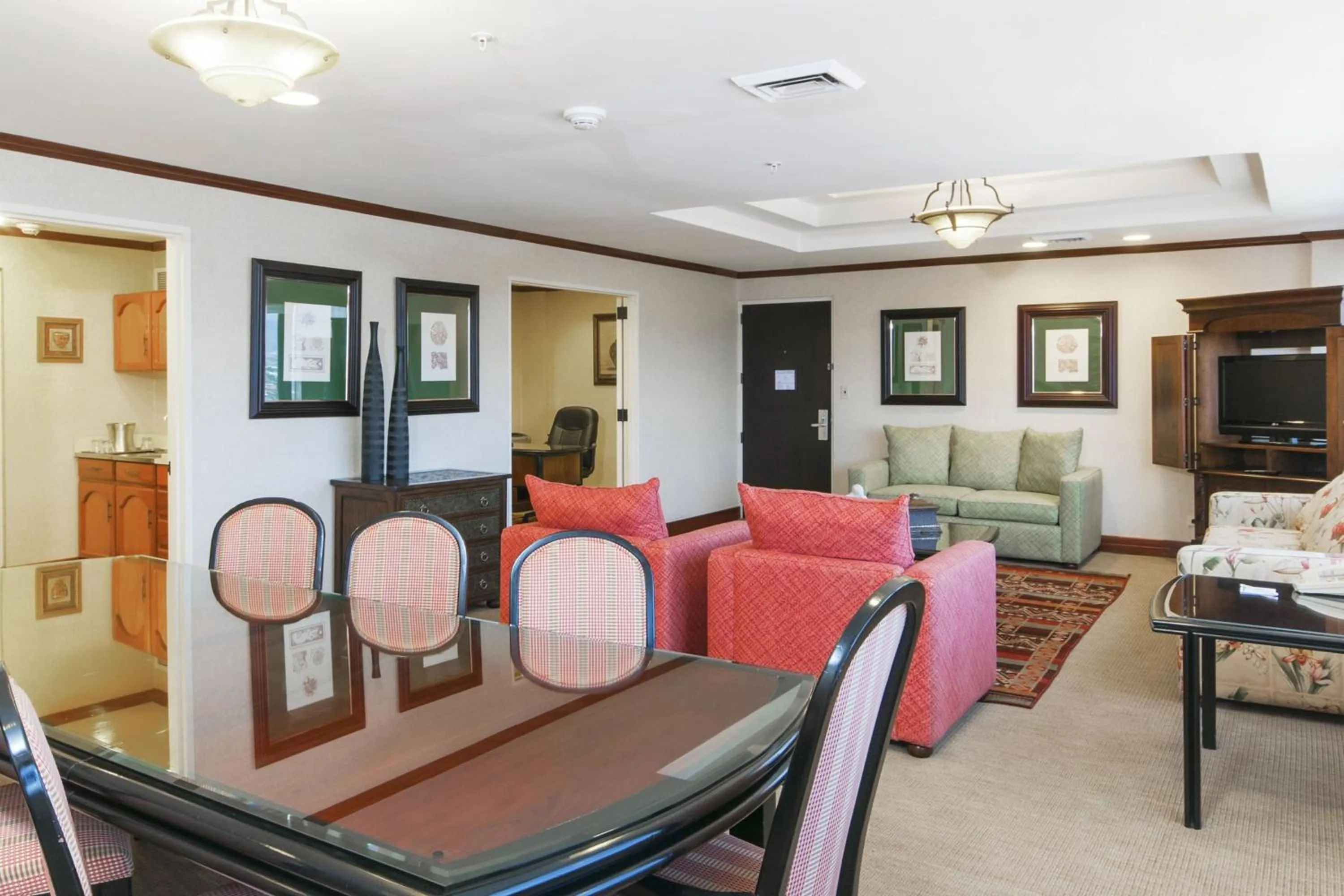 Bedroom in Delta Hotels by Marriott San Jose Aurola