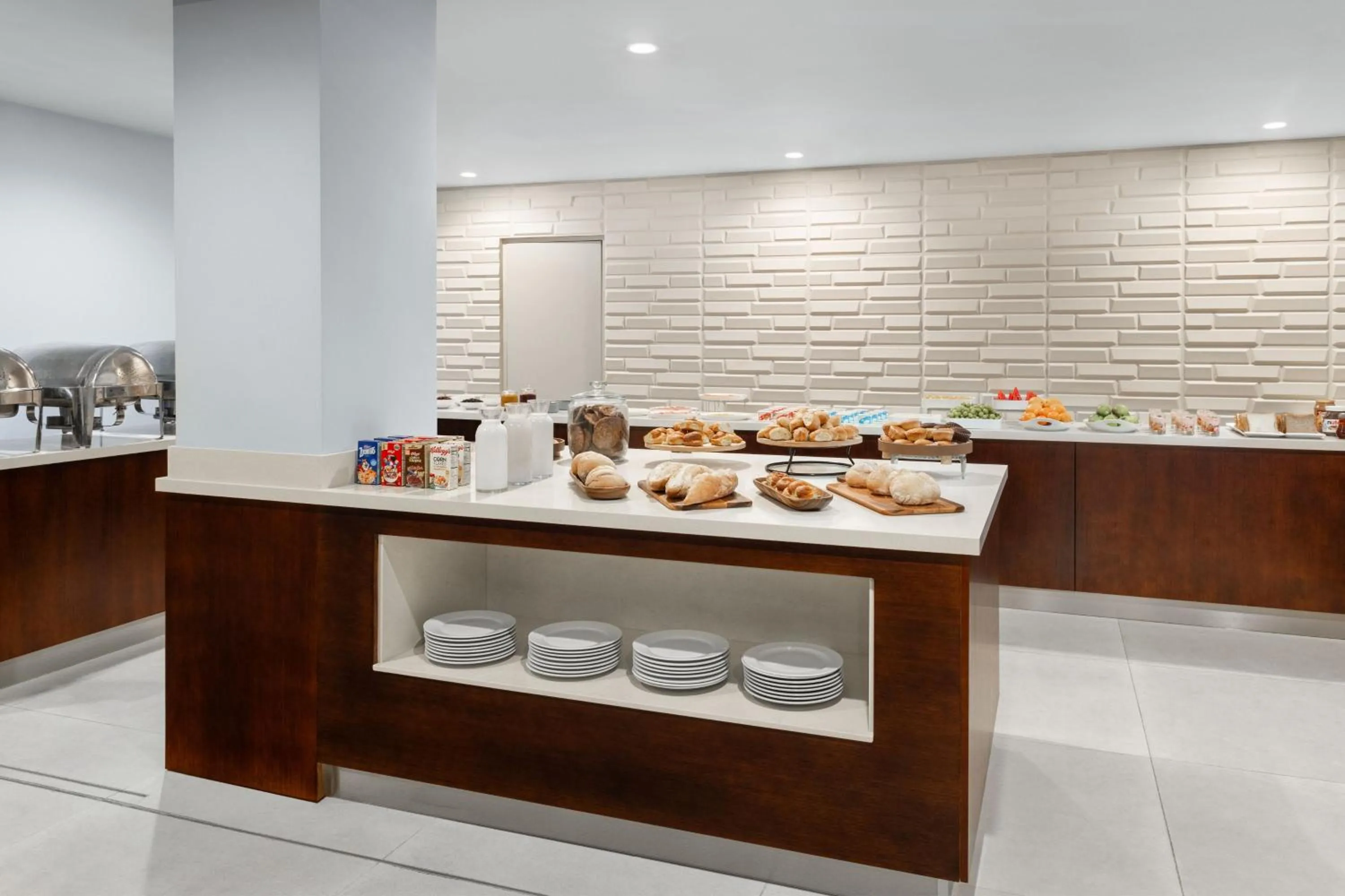 Restaurant/places to eat in Delta Hotels by Marriott San Jose Aurola