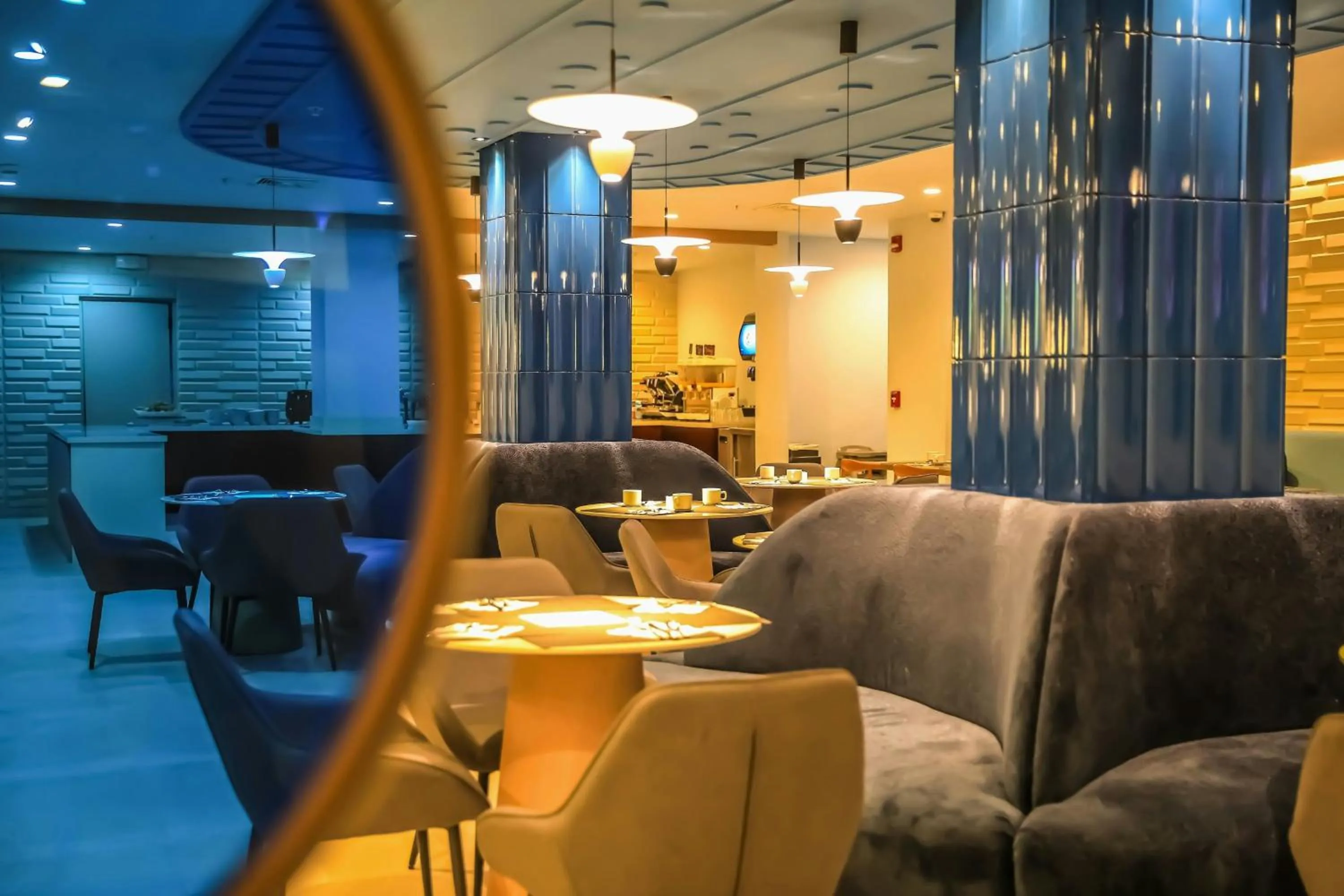 Restaurant/places to eat in Delta Hotels by Marriott San Jose Aurola