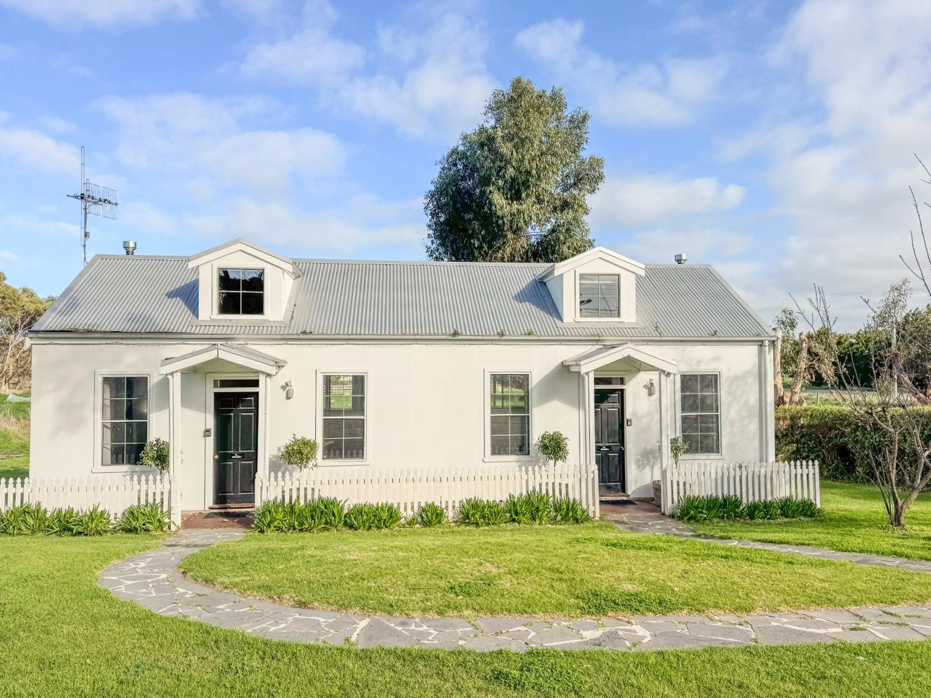 Clonmara Country House and Cottages