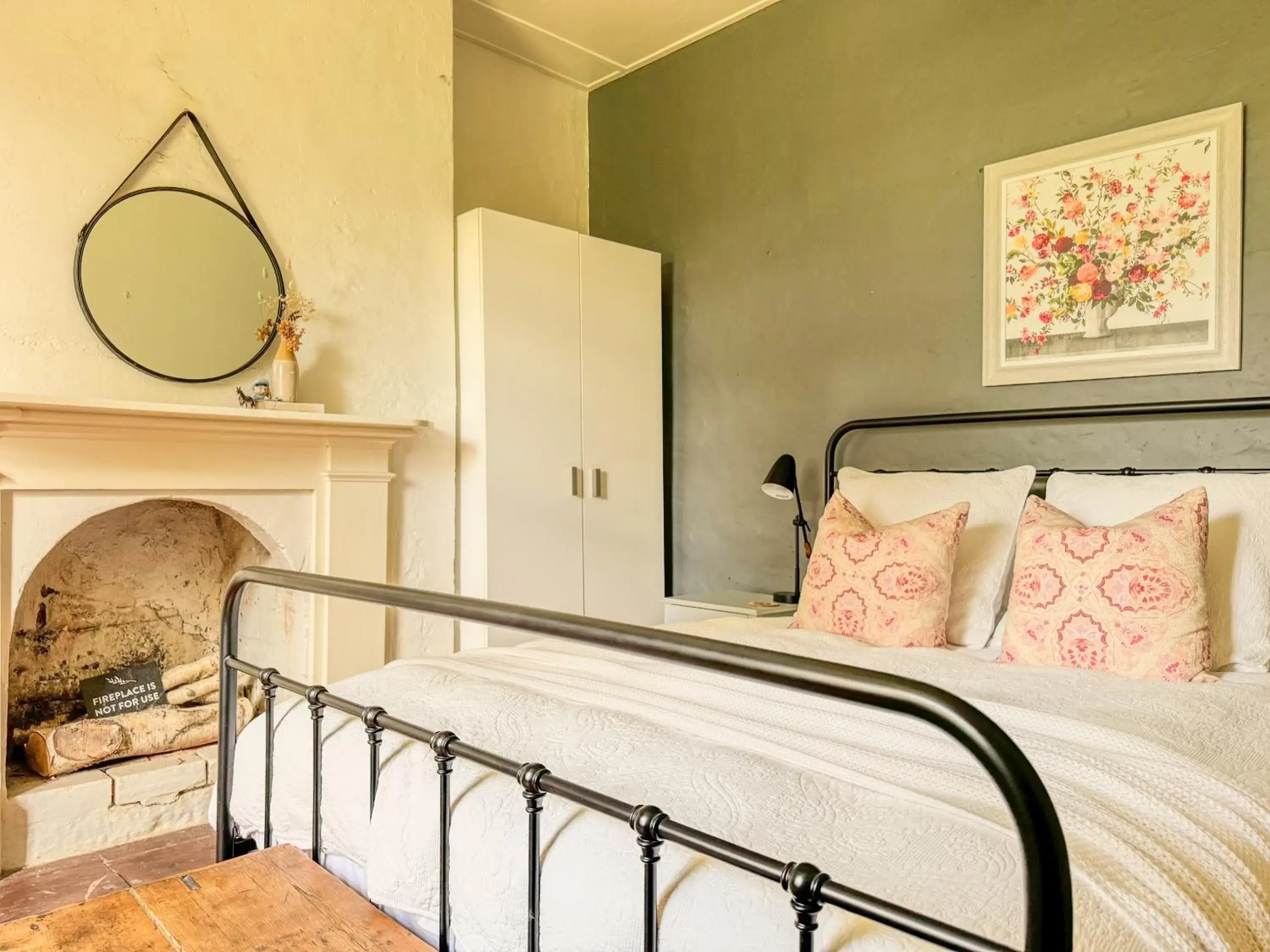 Bed in Clonmara Country House and Cottages Bed in Clonmara Country House and Cottages