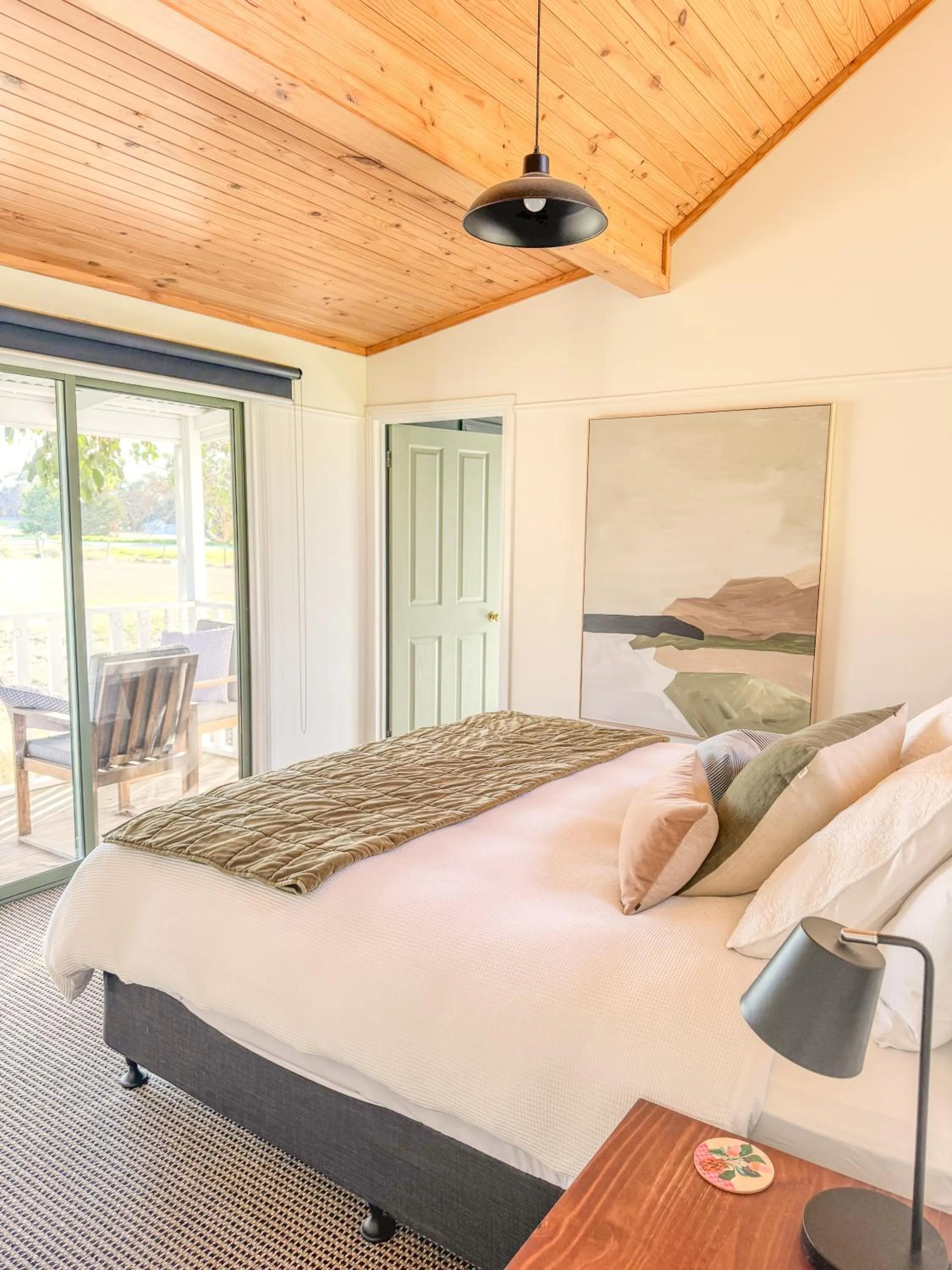 Bed in Clonmara Country House and Cottages