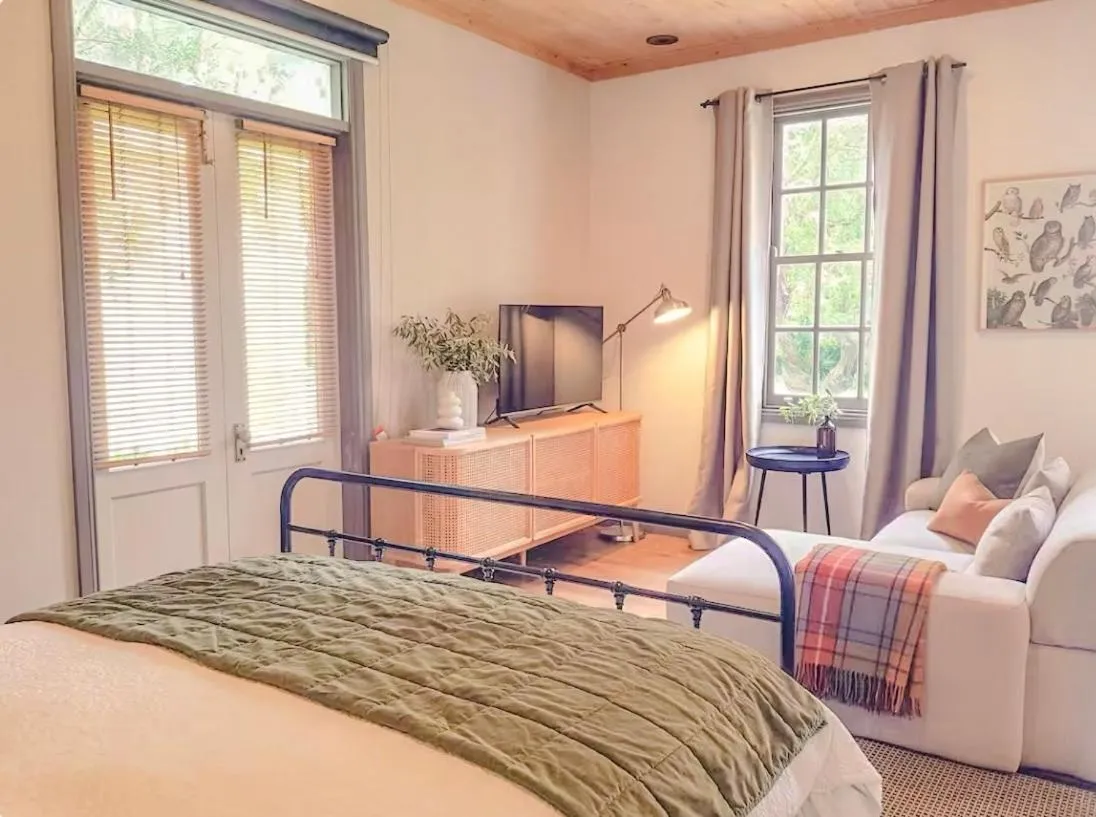 Bed in Clonmara Country House and Cottages