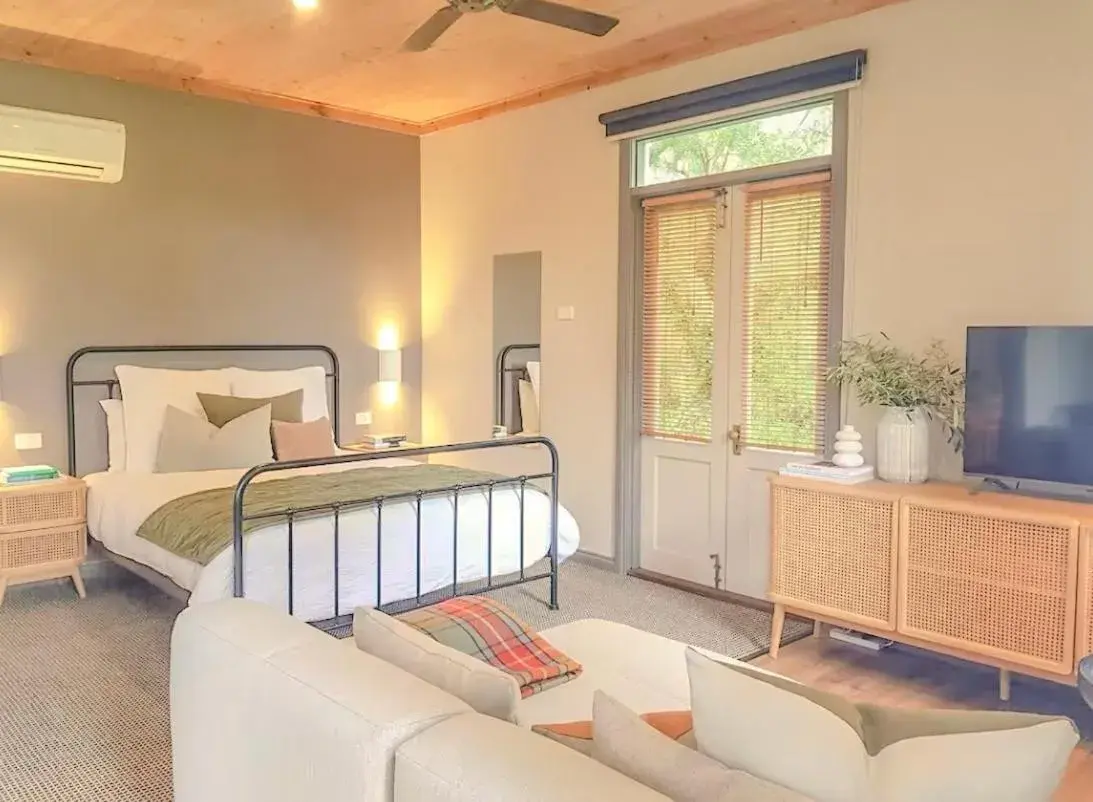 Bed in Clonmara Country House and Cottages Bed in Clonmara Country House and Cottages