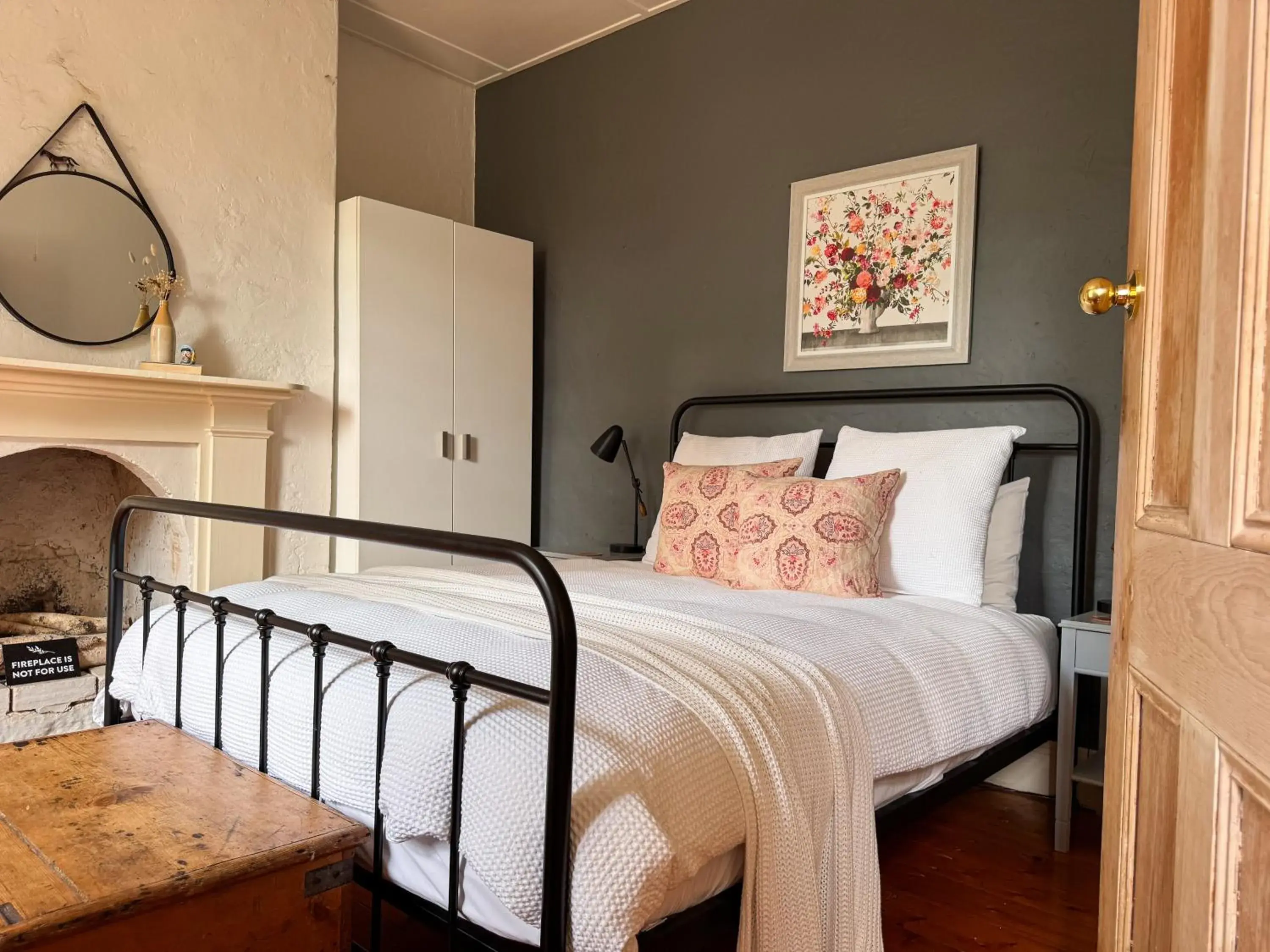 Bed in Clonmara Country House and Cottages Bed in Clonmara Country House and Cottages