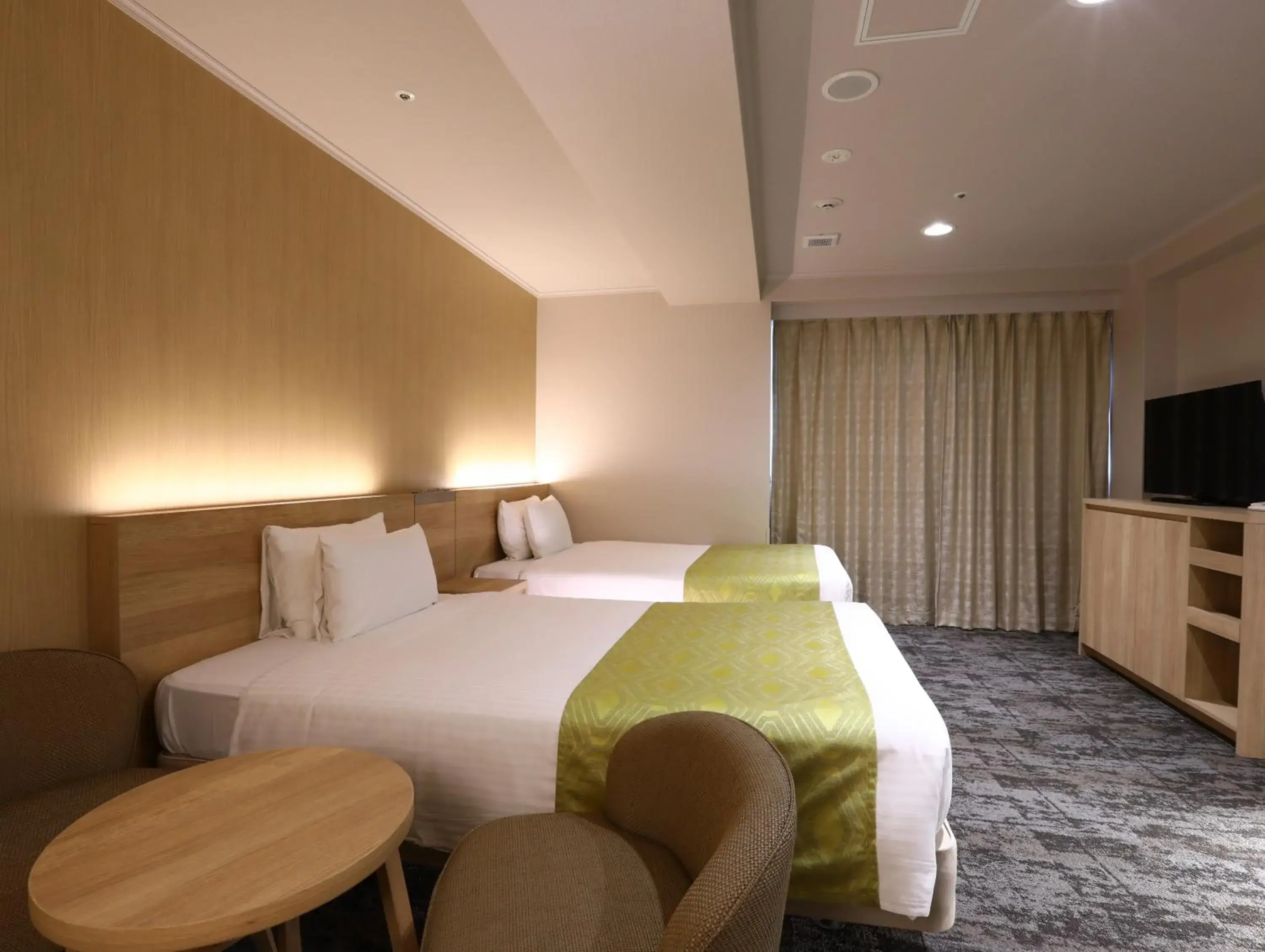 Photo of the whole room, Bed in Hotel Hokke Club Kyoto