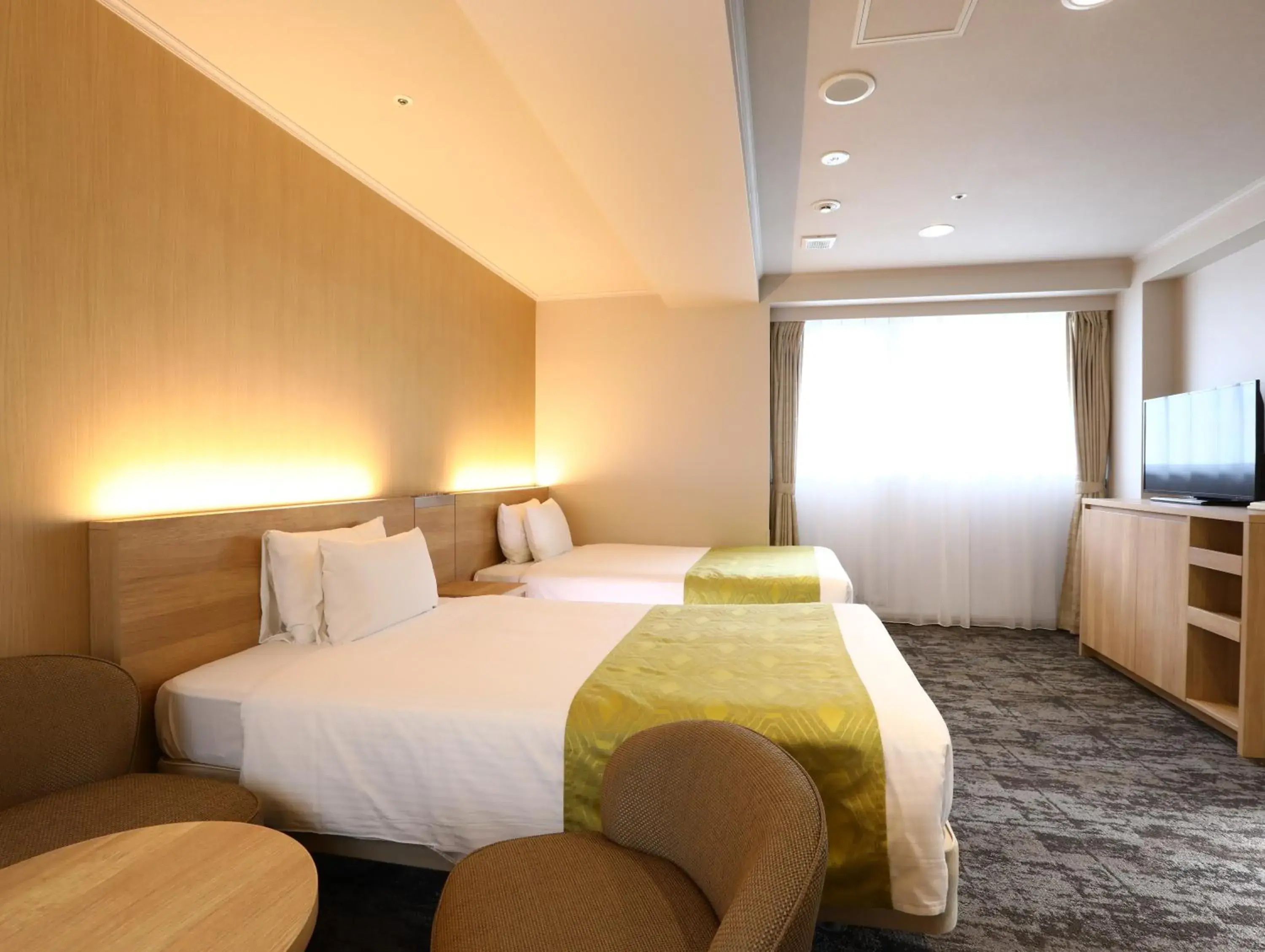 Photo of the whole room, Bed in Hotel Hokke Club Kyoto