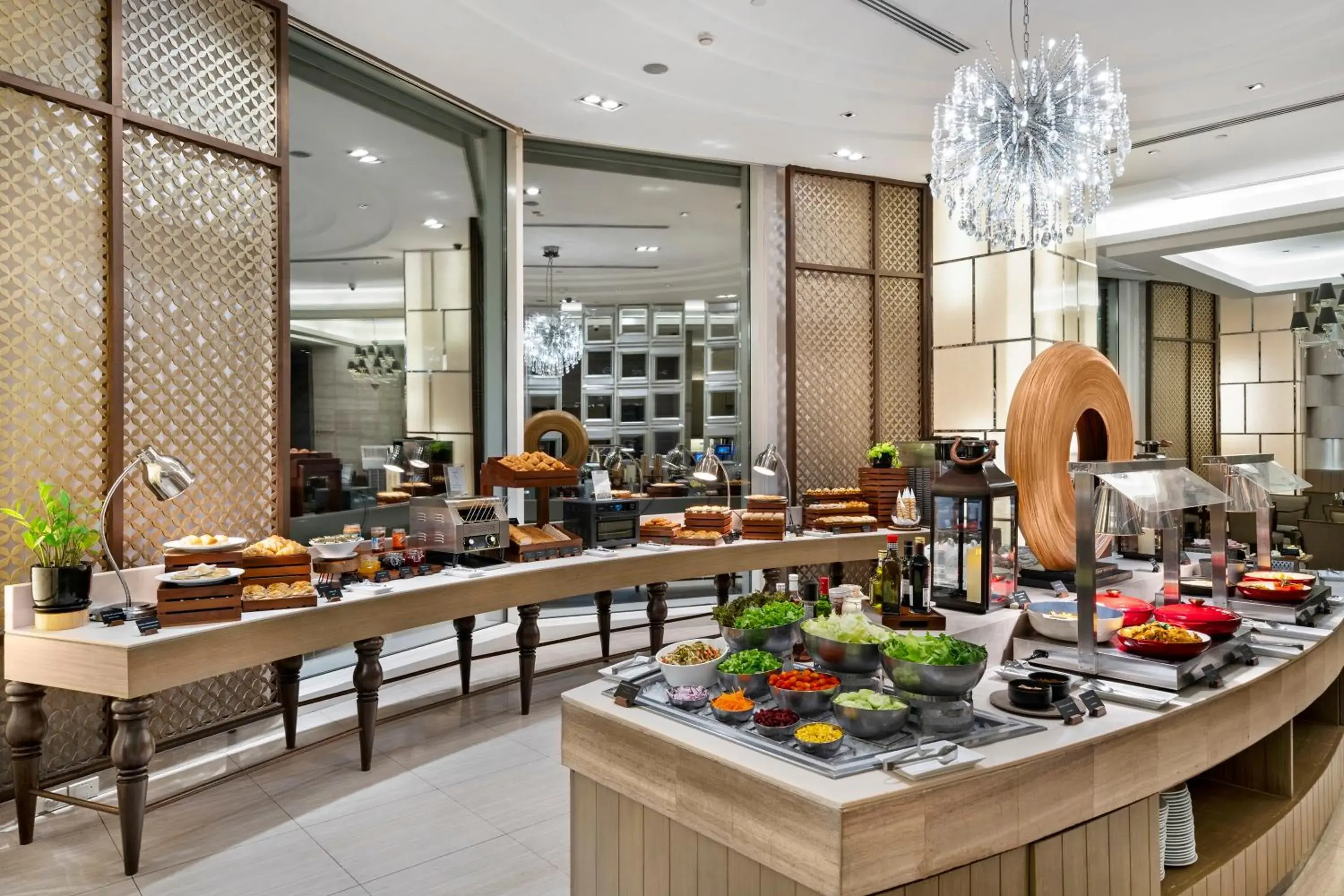 Restaurant/places to eat in Grande Centre Point Hotel Terminal21 Restaurant/places to eat in Grande Centre Point Hotel Terminal21