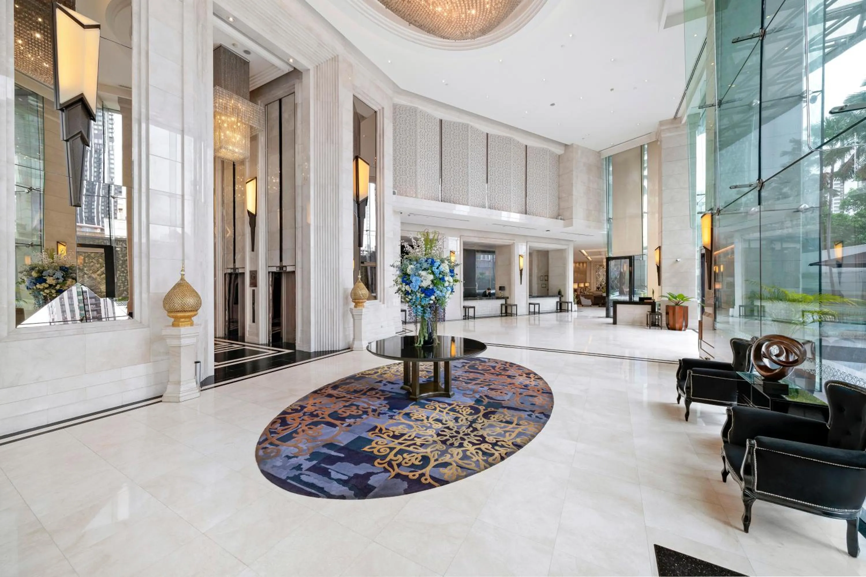 Lobby or reception in Grande Centre Point Hotel Terminal21