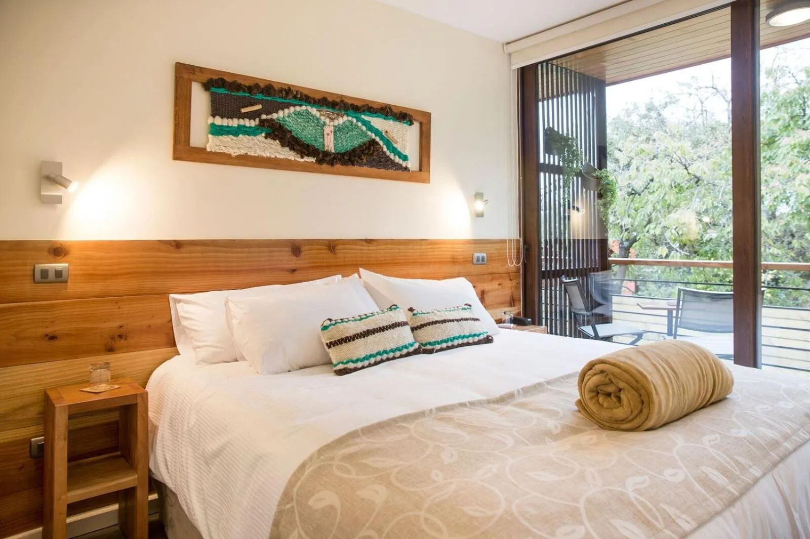 Standard Queen Room in Maki Hotel