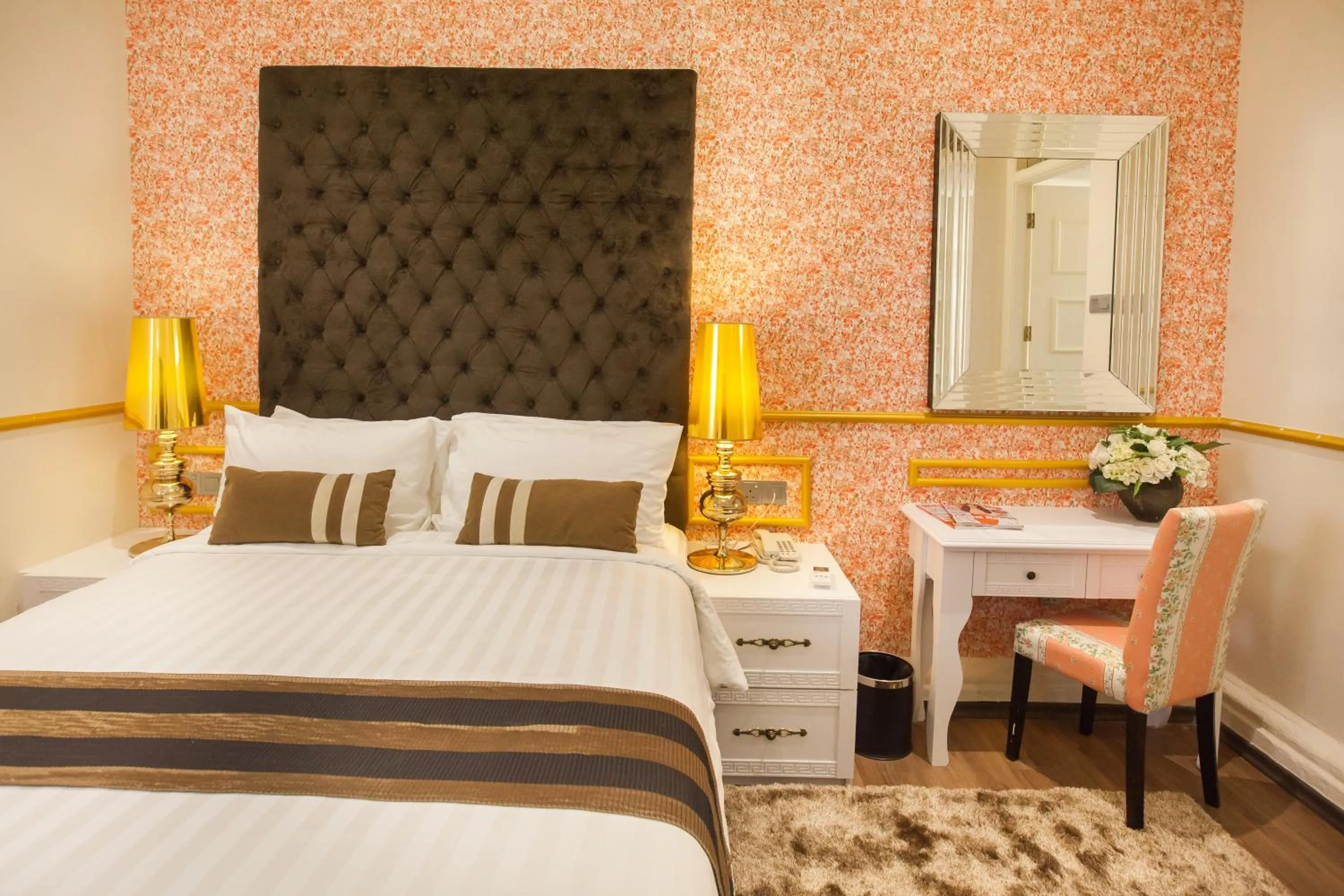 Photo of the whole room, Bed in Apple Heritage Hotel