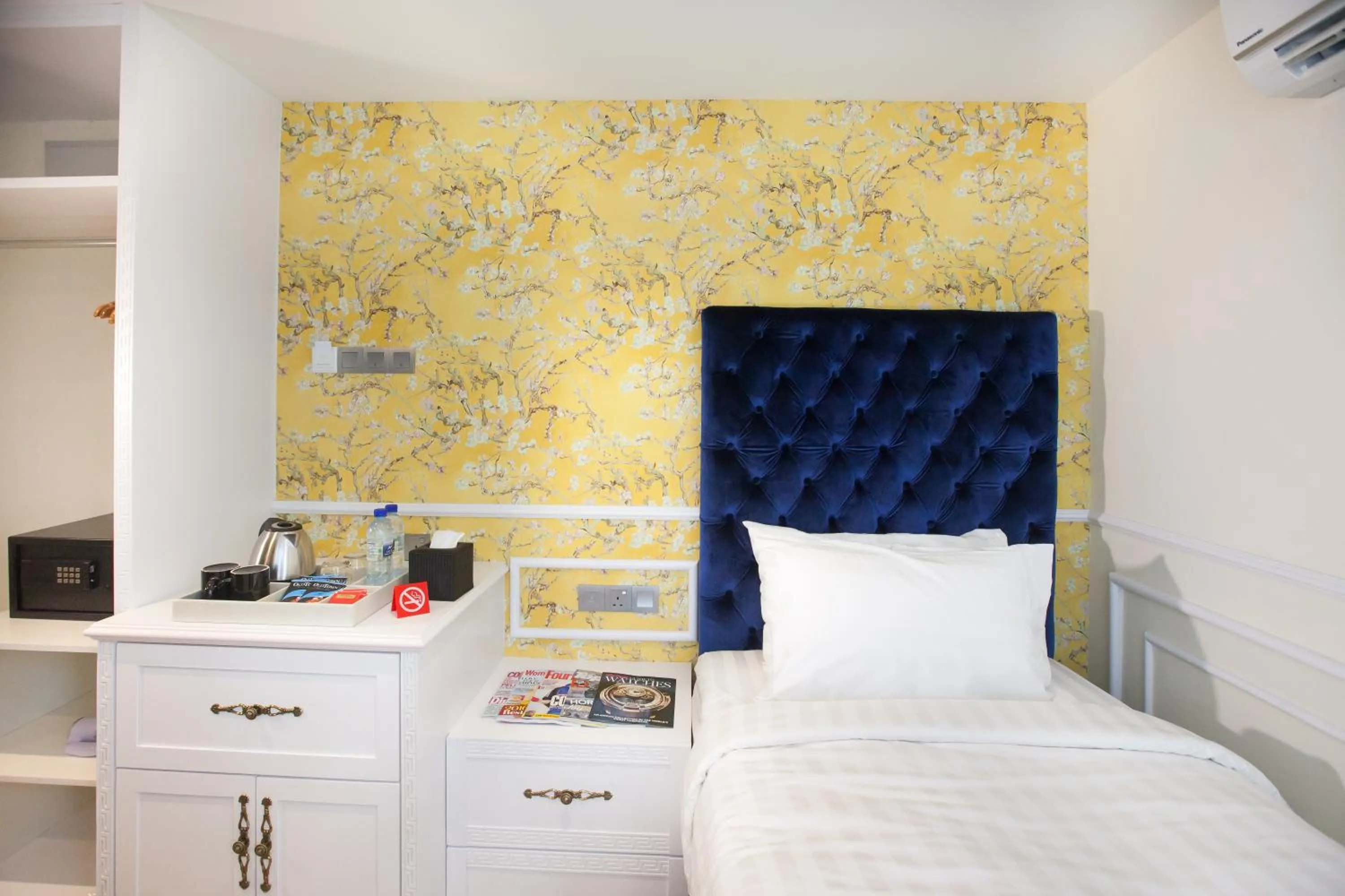 Bedroom, Bed in Apple Heritage Hotel