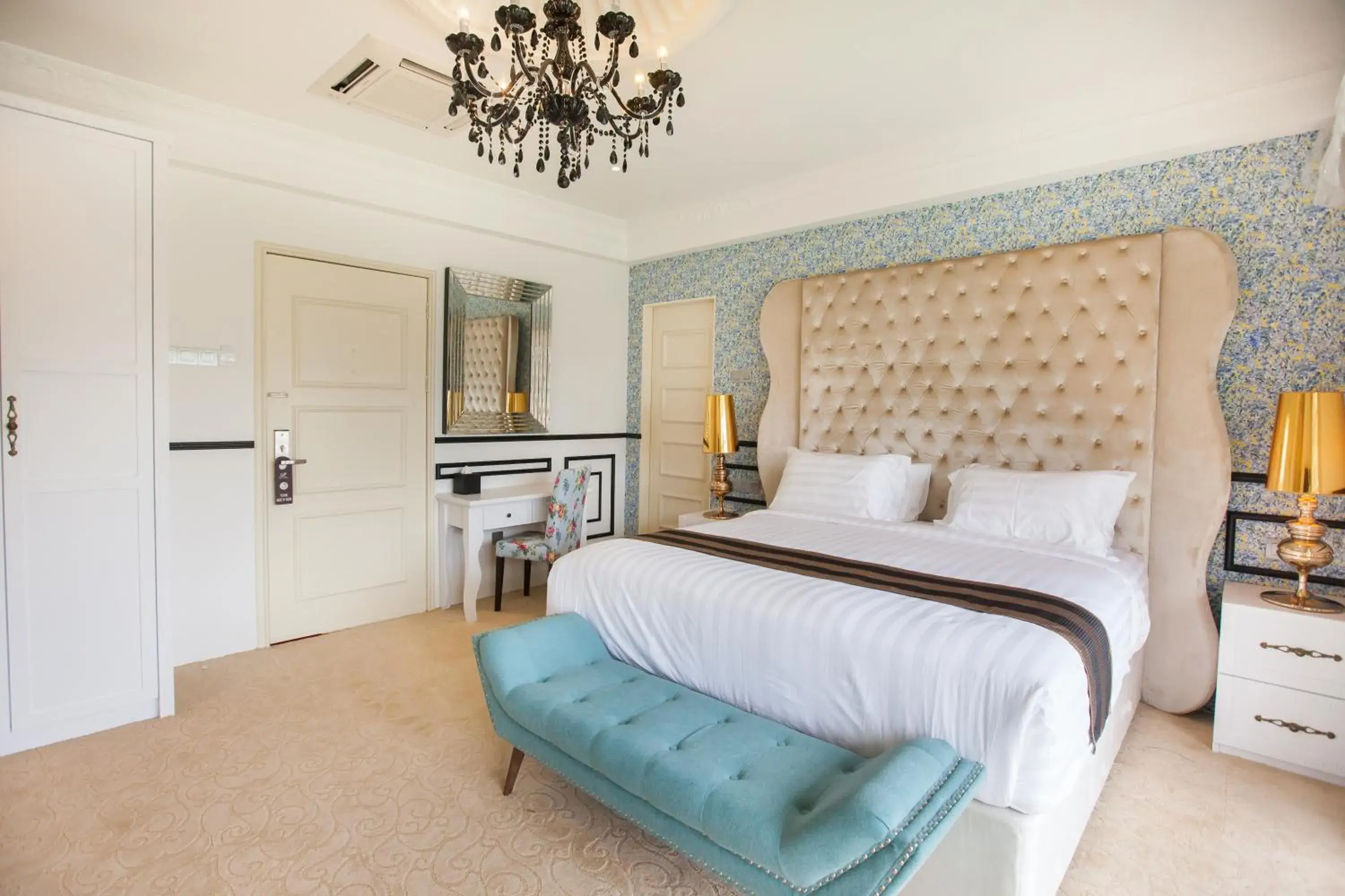 Bed in Apple Heritage Hotel Bed in Apple Heritage Hotel