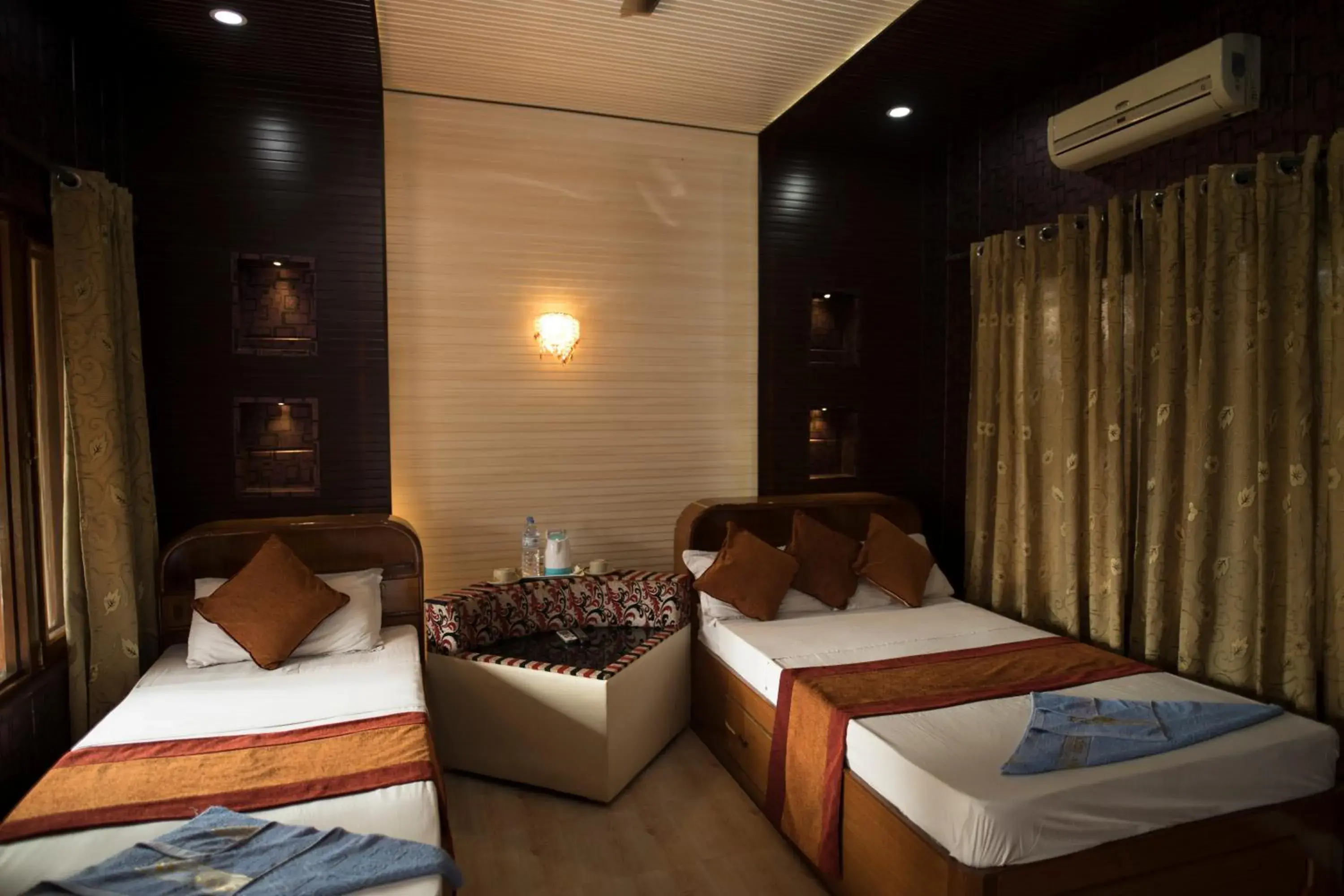 Family Room with Garden View in Chitwan Forest Resort with swimming pool , Chitwan National Park Family Room with Garden View in Chitwan Forest Resort with swimming pool , Chitwan National Park