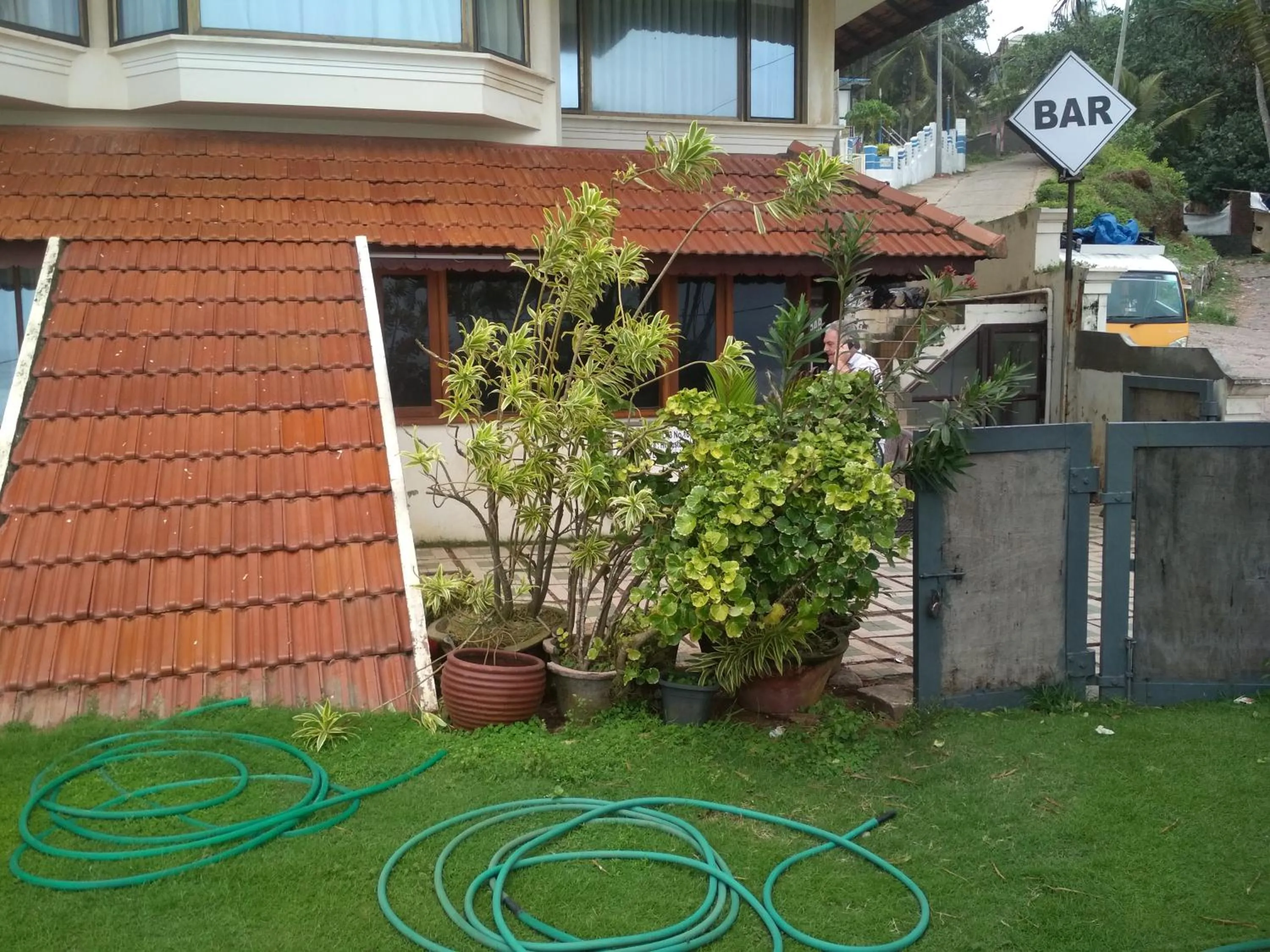 Alcoholic drinks, Property Building in Hindustan Beach Retreat