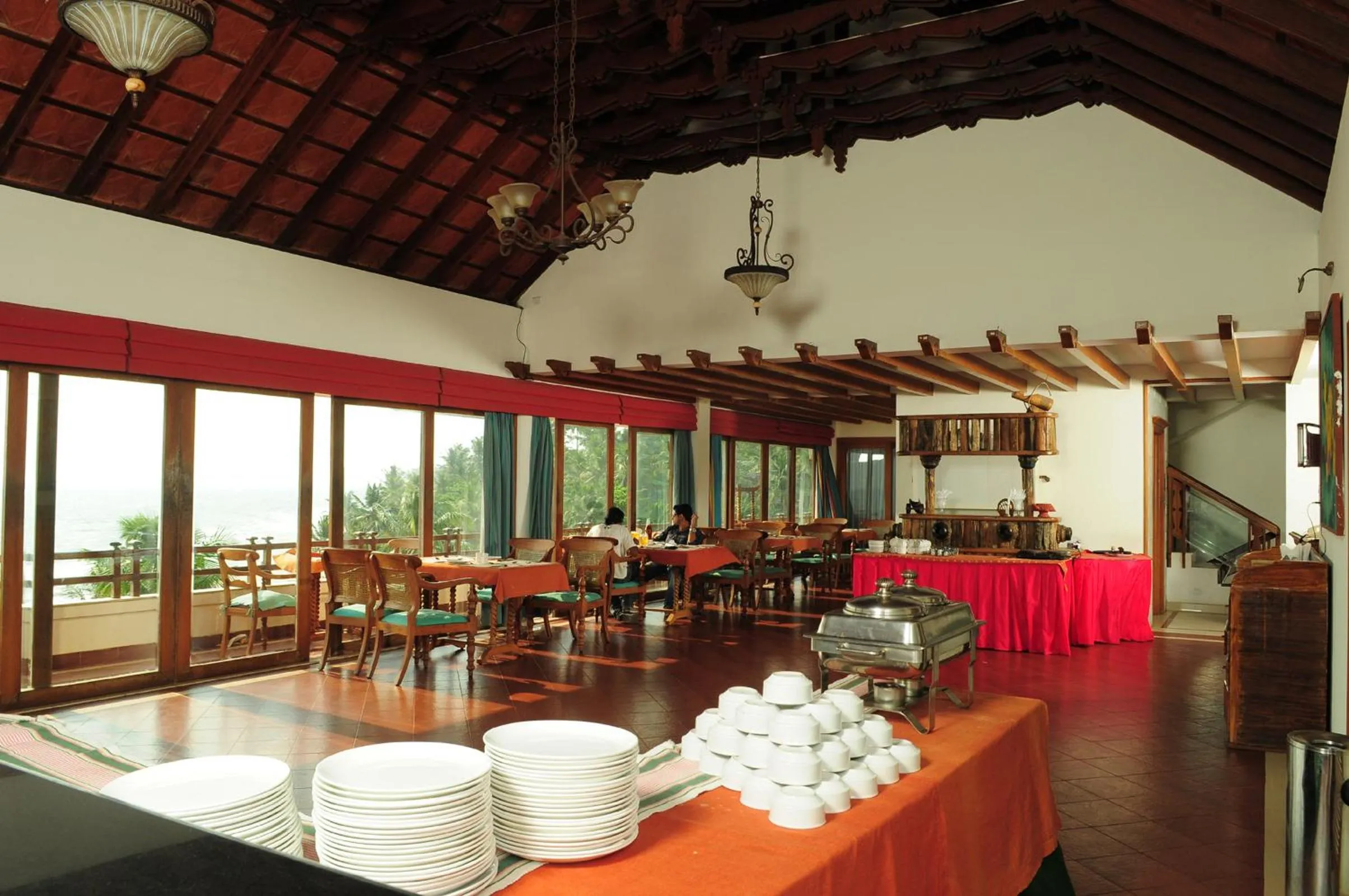 Restaurant/Places to Eat in Hindustan Beach Retreat