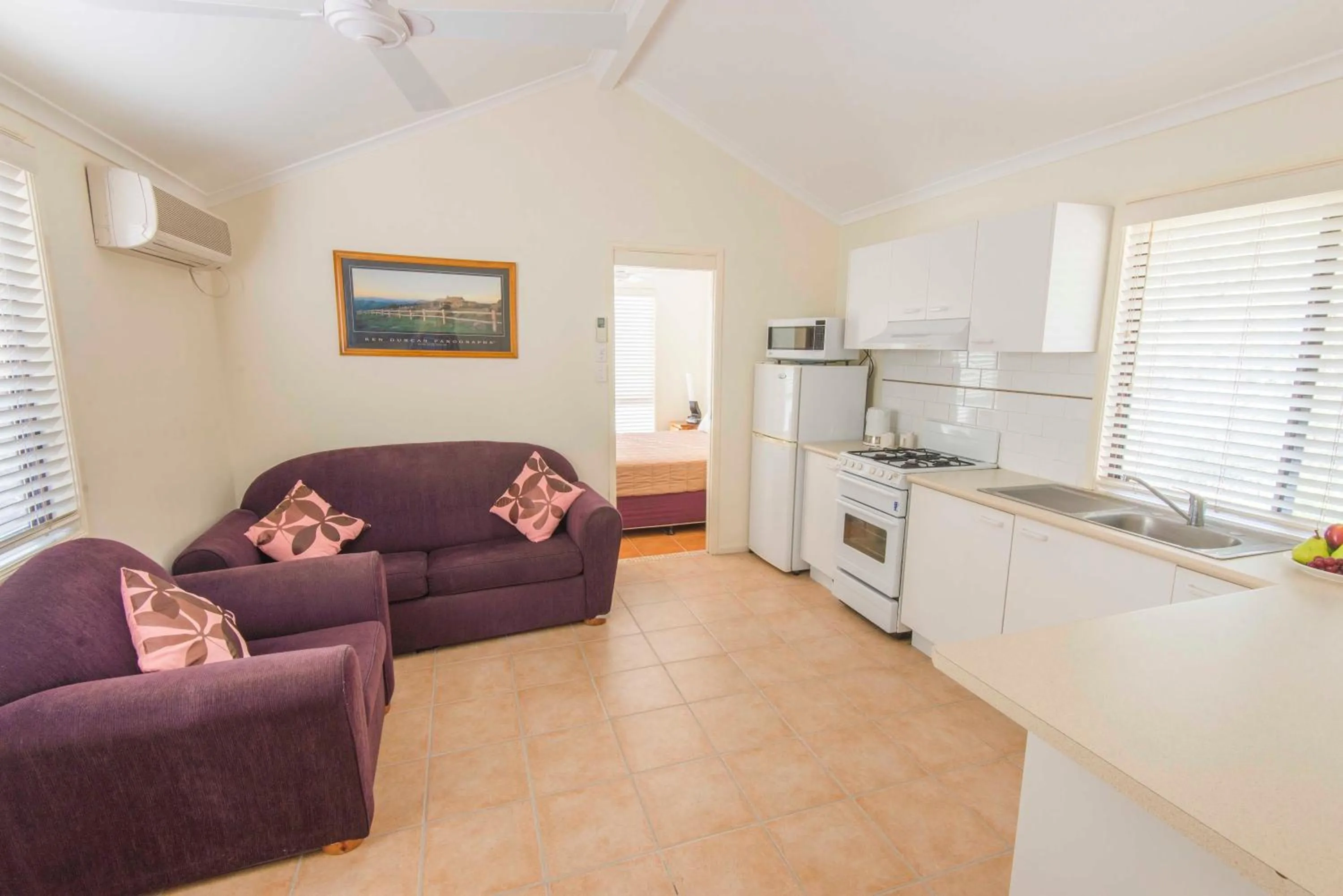 Kitchen or kitchenette in The Palms At Avoca