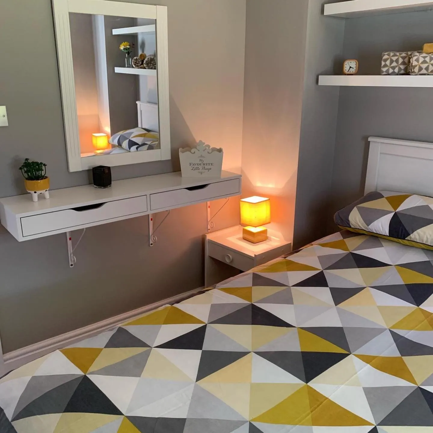 Bedroom, Bed in Bedrock Lodge