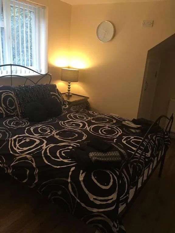 Bedroom, Bed in Bedrock Lodge