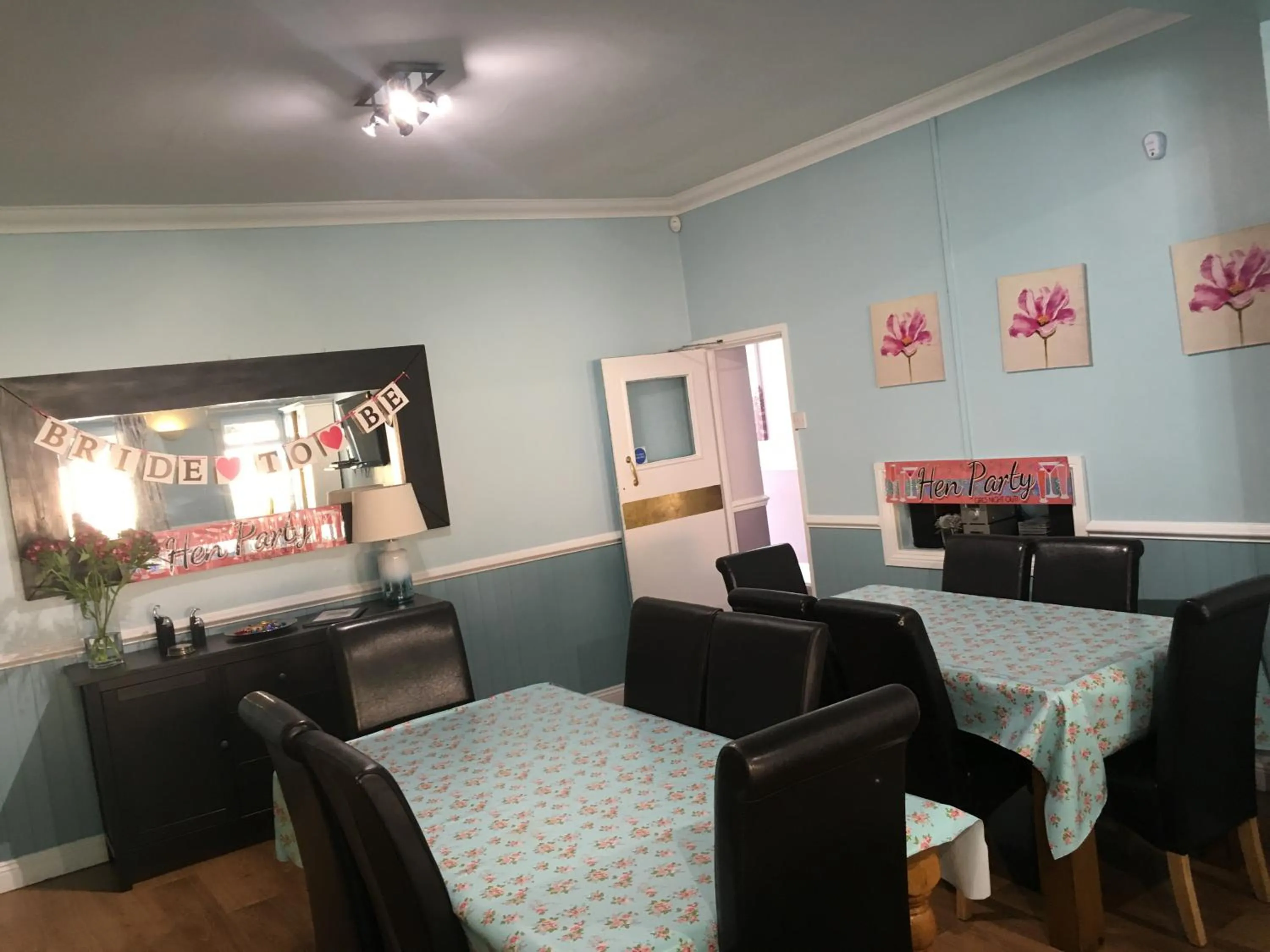 Dining area in Bedrock Lodge