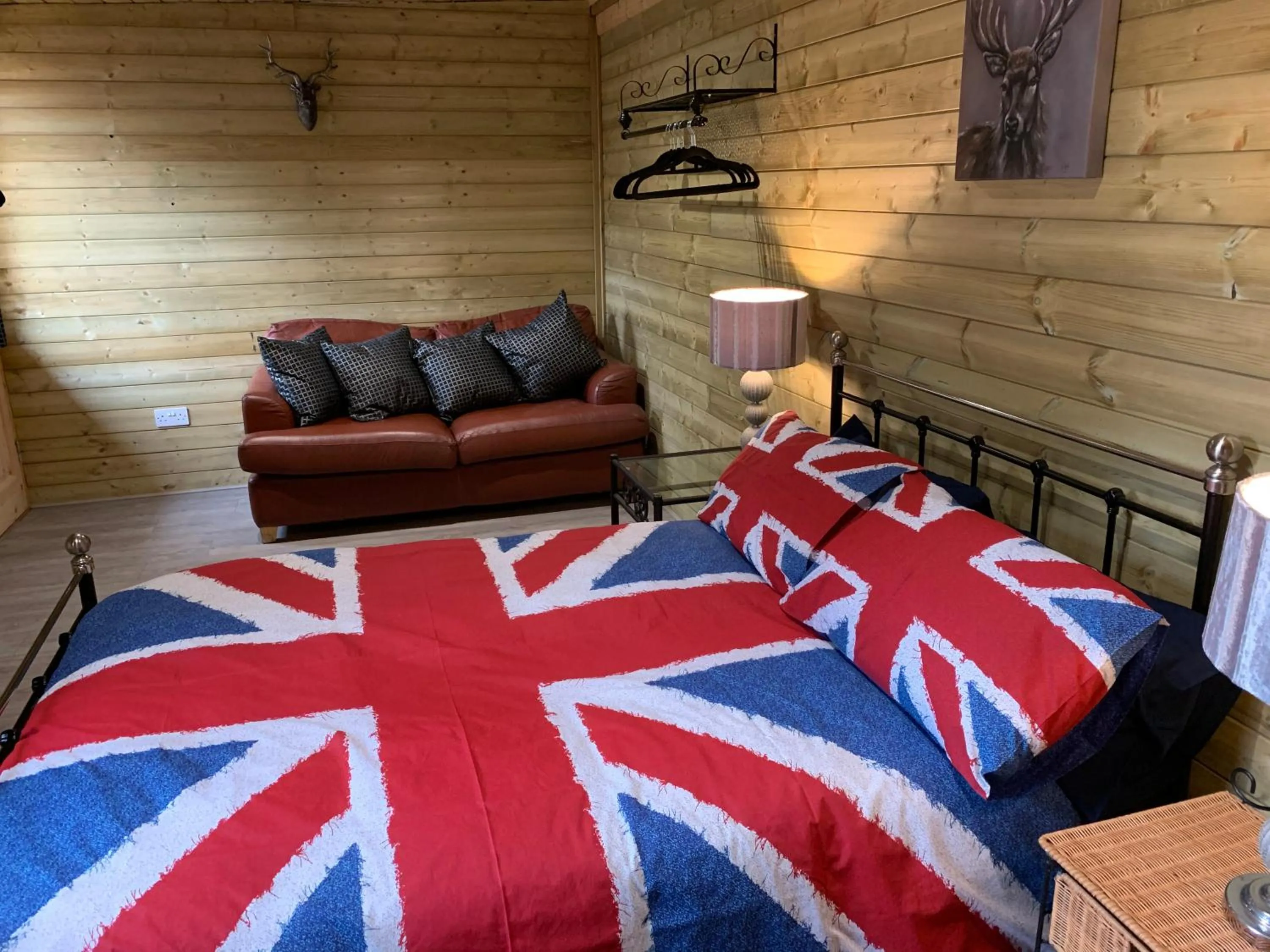 Bedroom, Bed in Bedrock Lodge