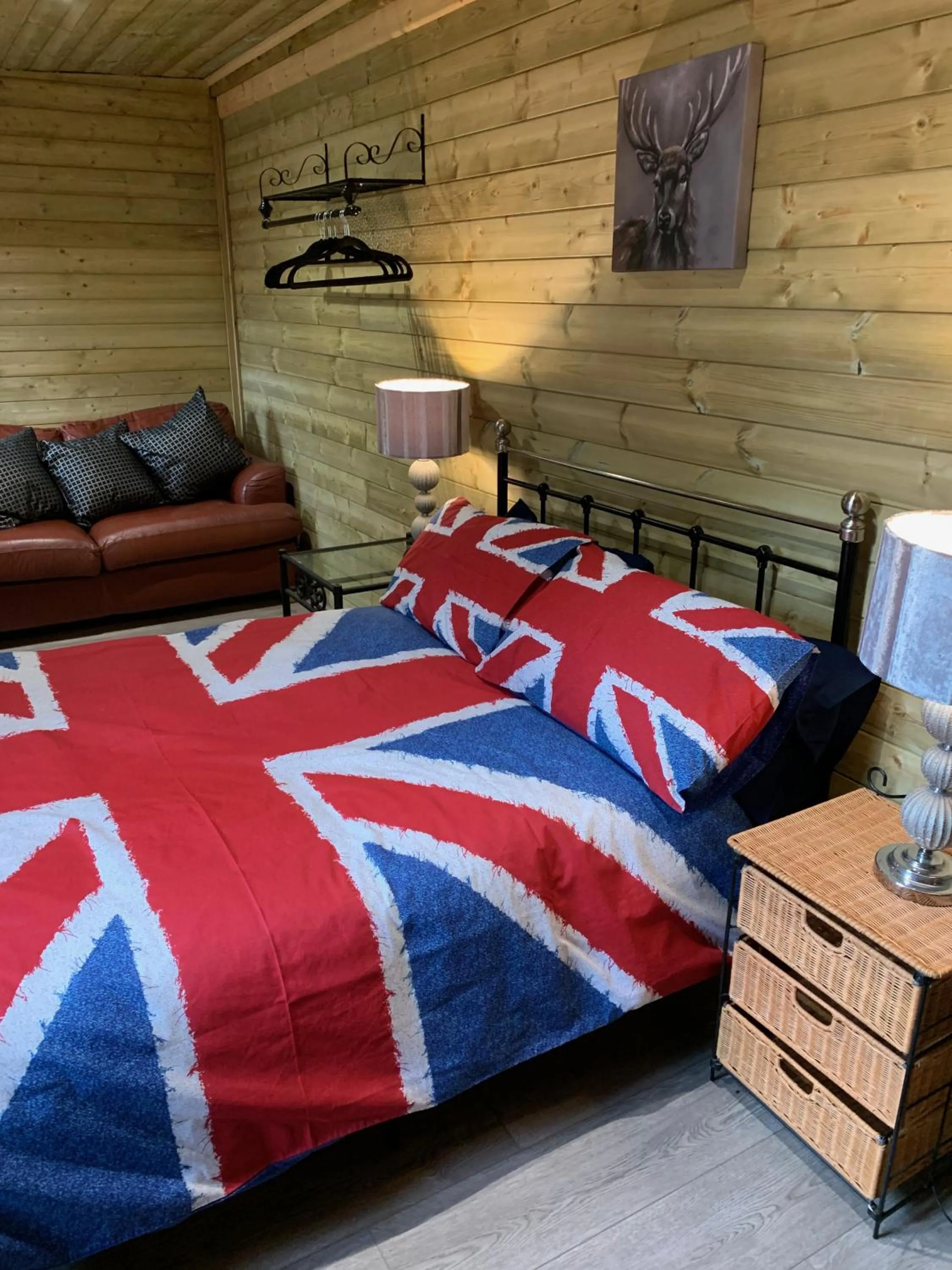 Bedroom, Bed in Bedrock Lodge
