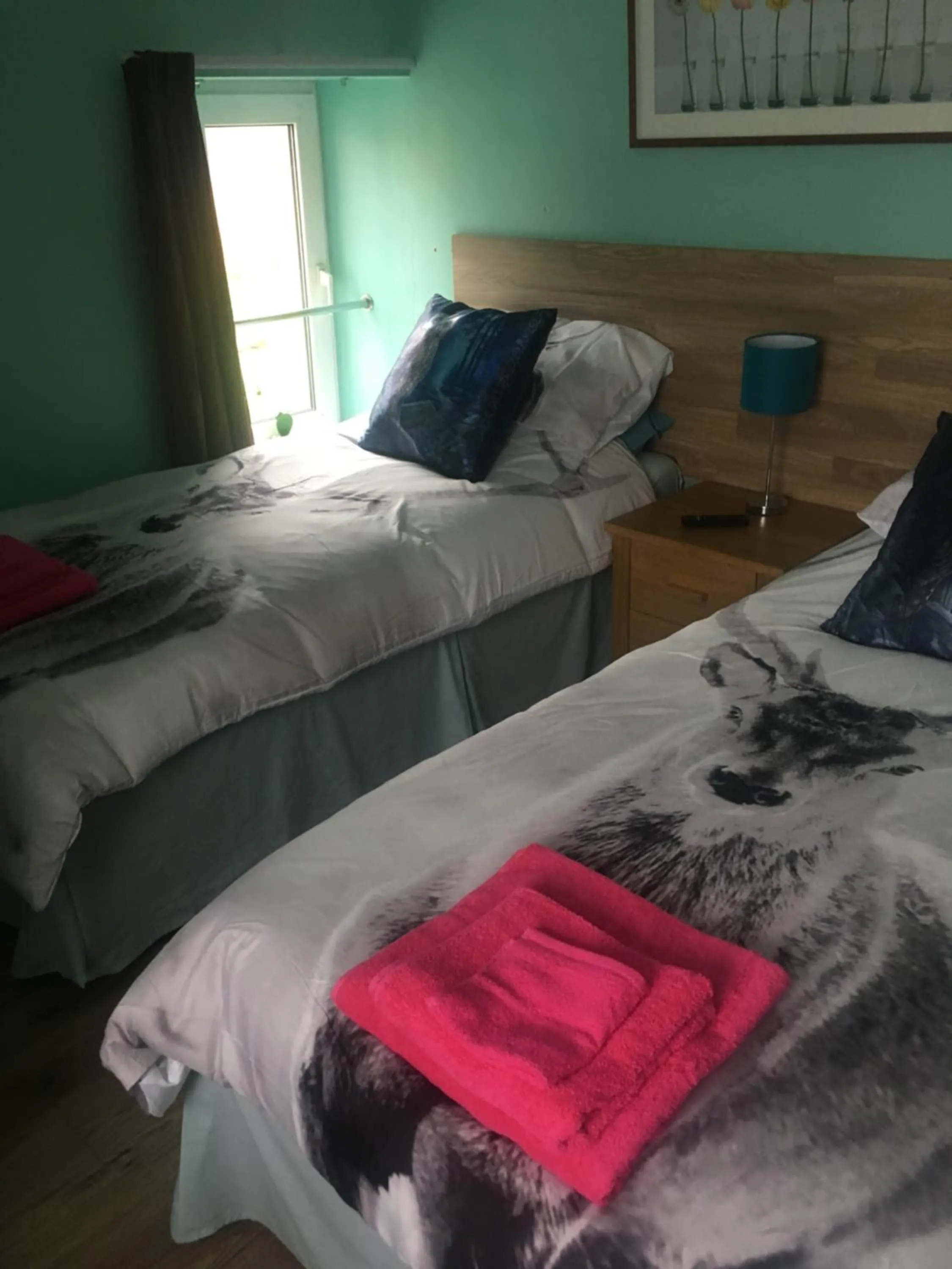 Bedroom, Bed in Bedrock Lodge
