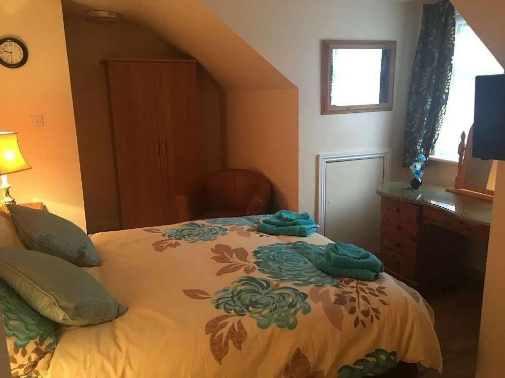 Bedroom, Bed in Bedrock Lodge