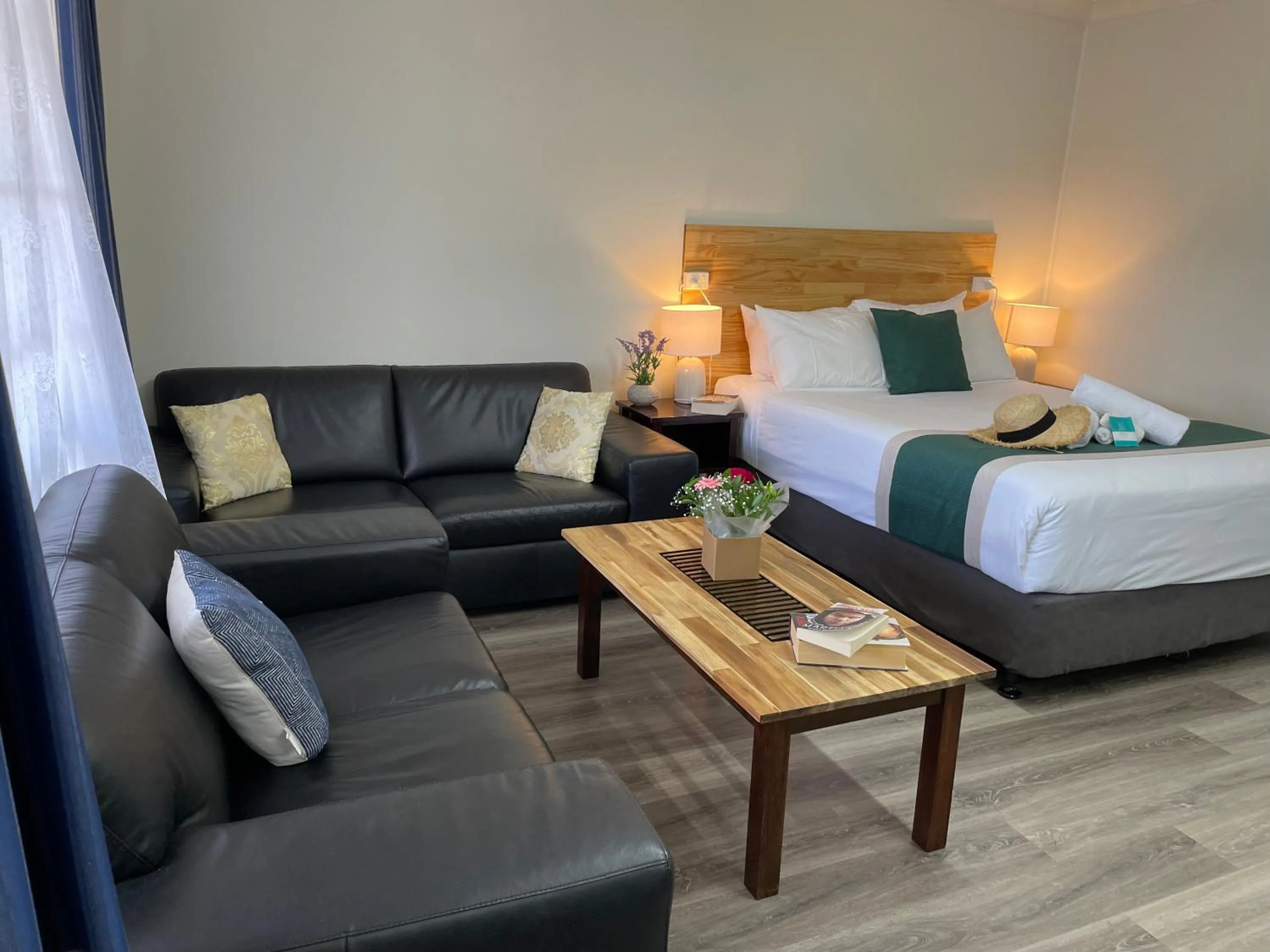 Bed in Highway Motor Inn Taree