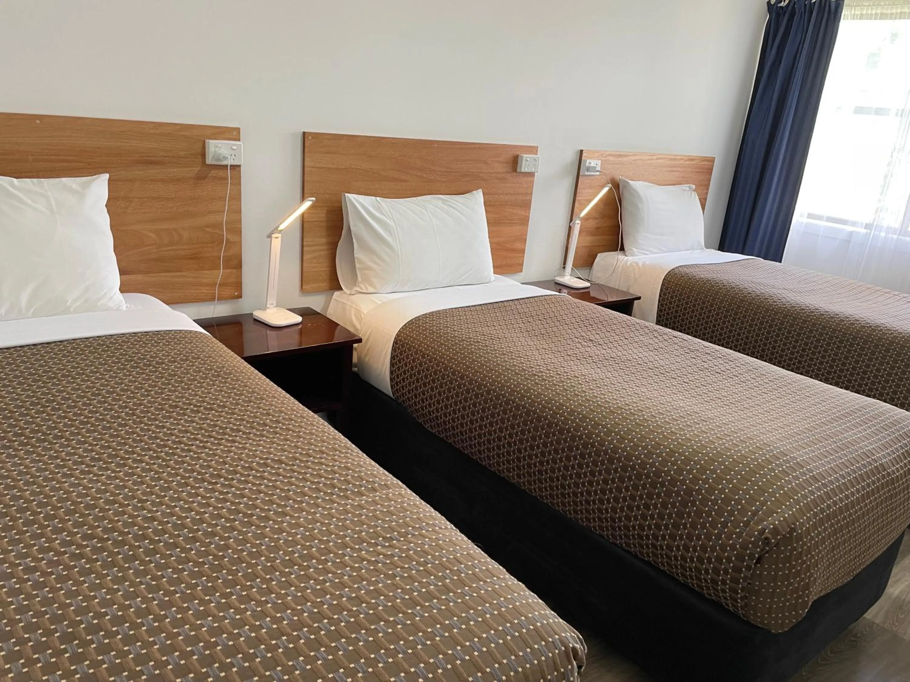 Bedroom, Bed in Highway Motor Inn Taree