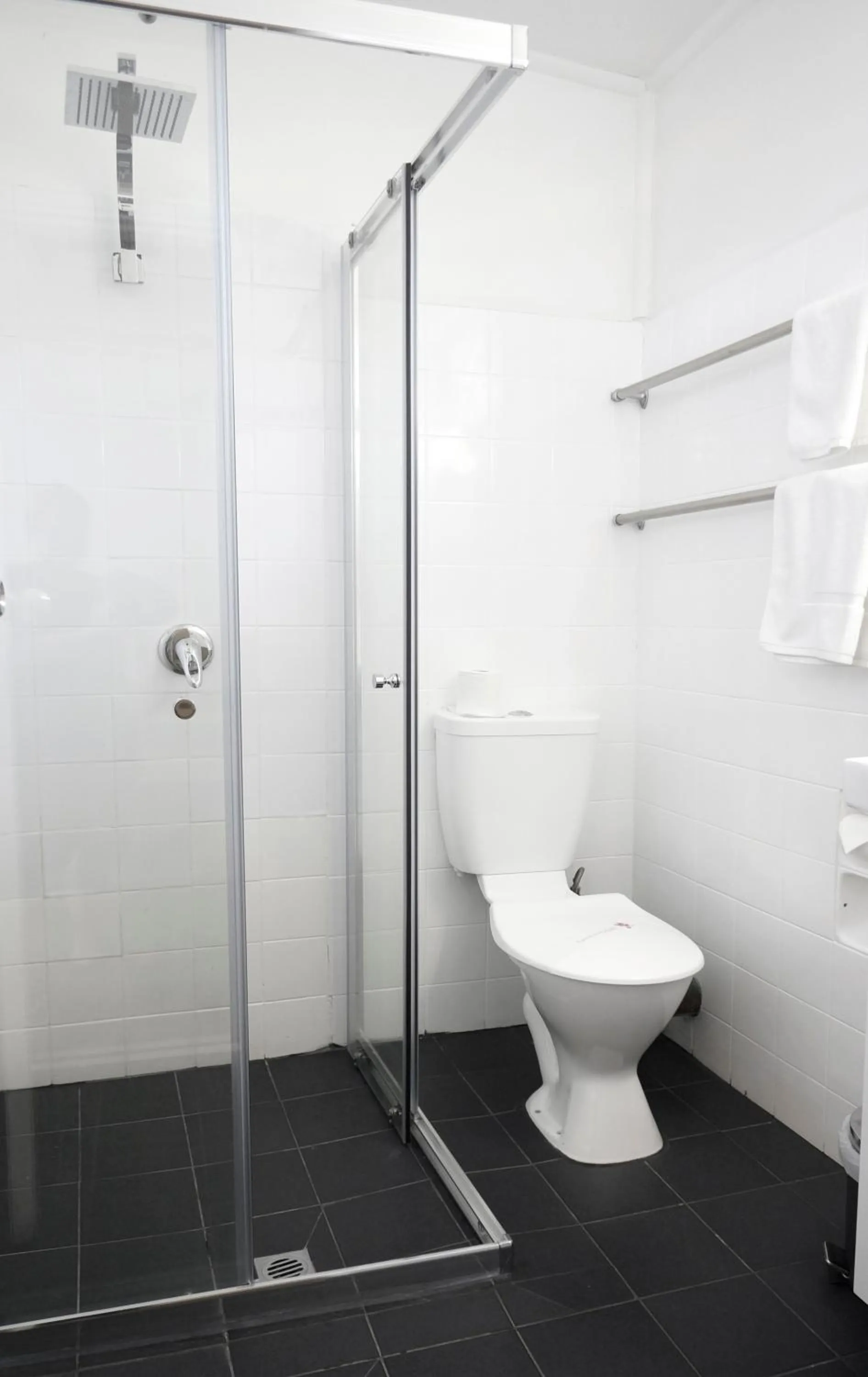 Bathroom in Highway Motor Inn Taree