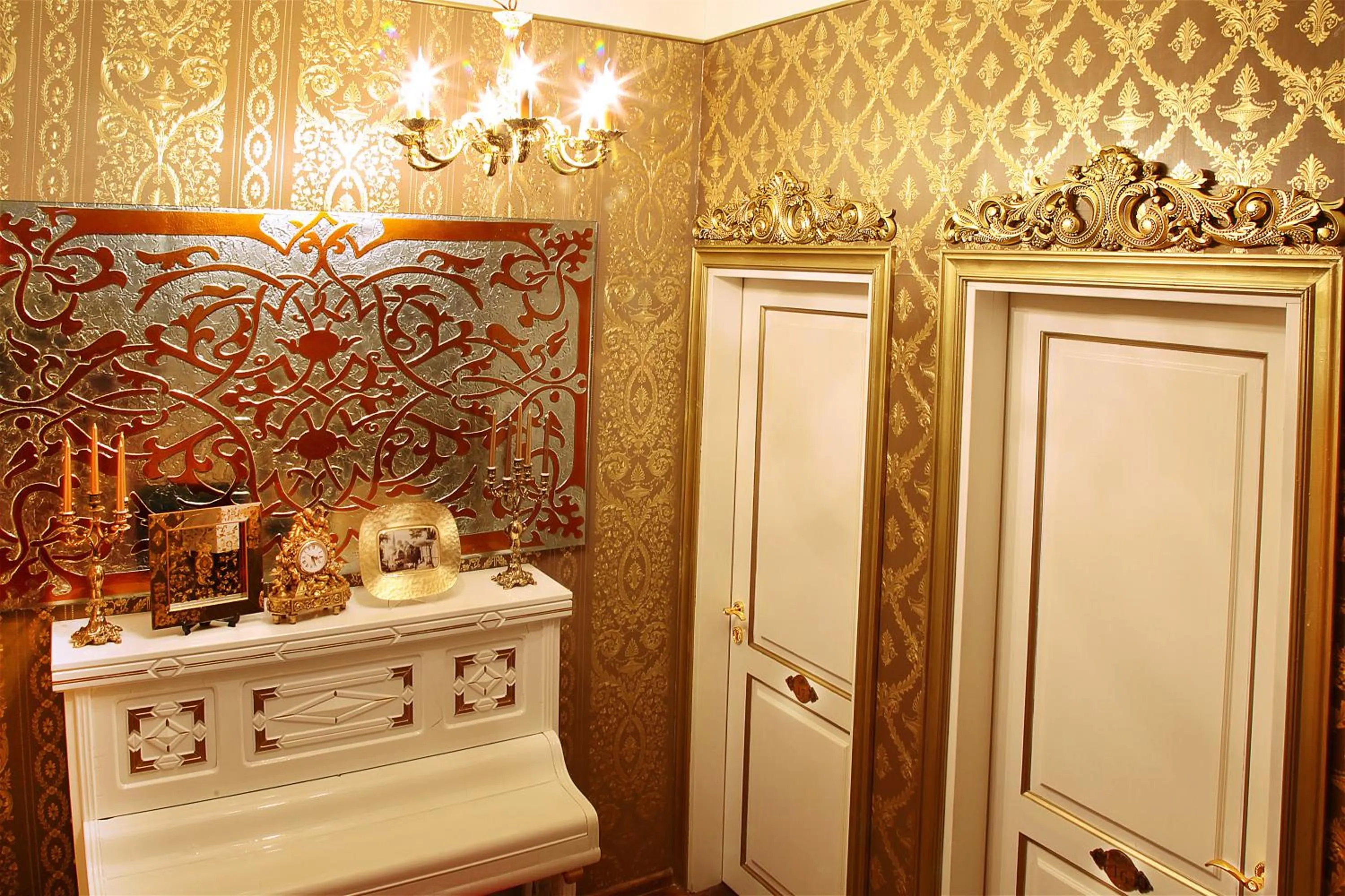 Decorative detail in Sultan Tughra Hotel